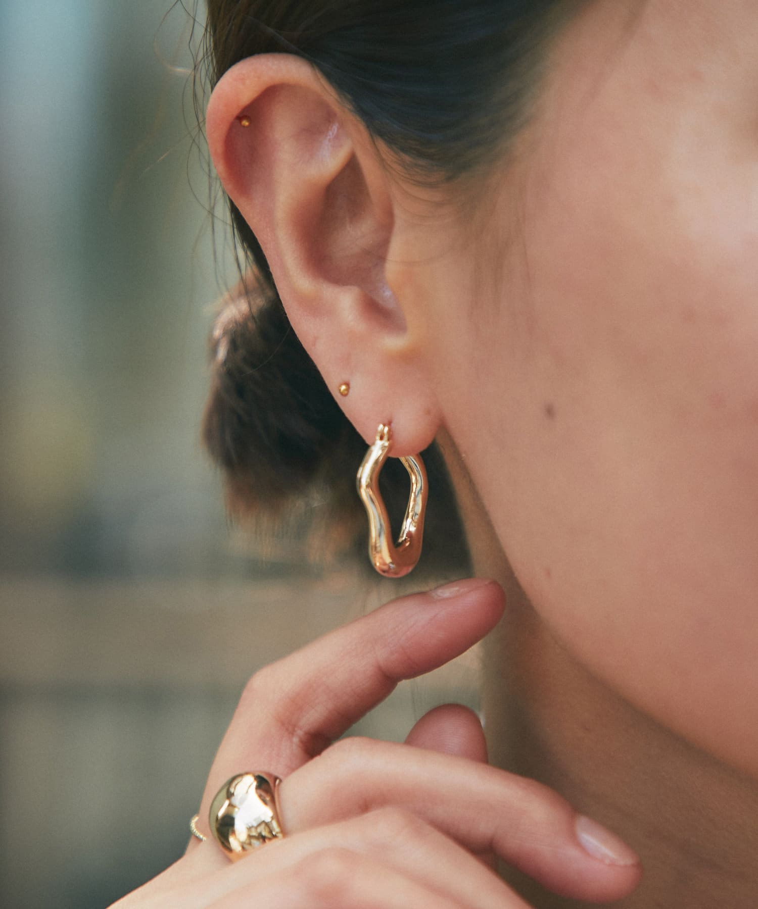 Chloé ゴールド フープピアス ゴールド]ハーフムーンフープピアス – CENE
