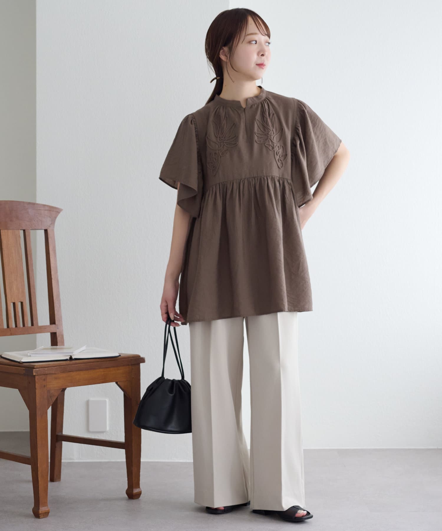 DISCOAT(ディスコート) コード刺繍ブラウス