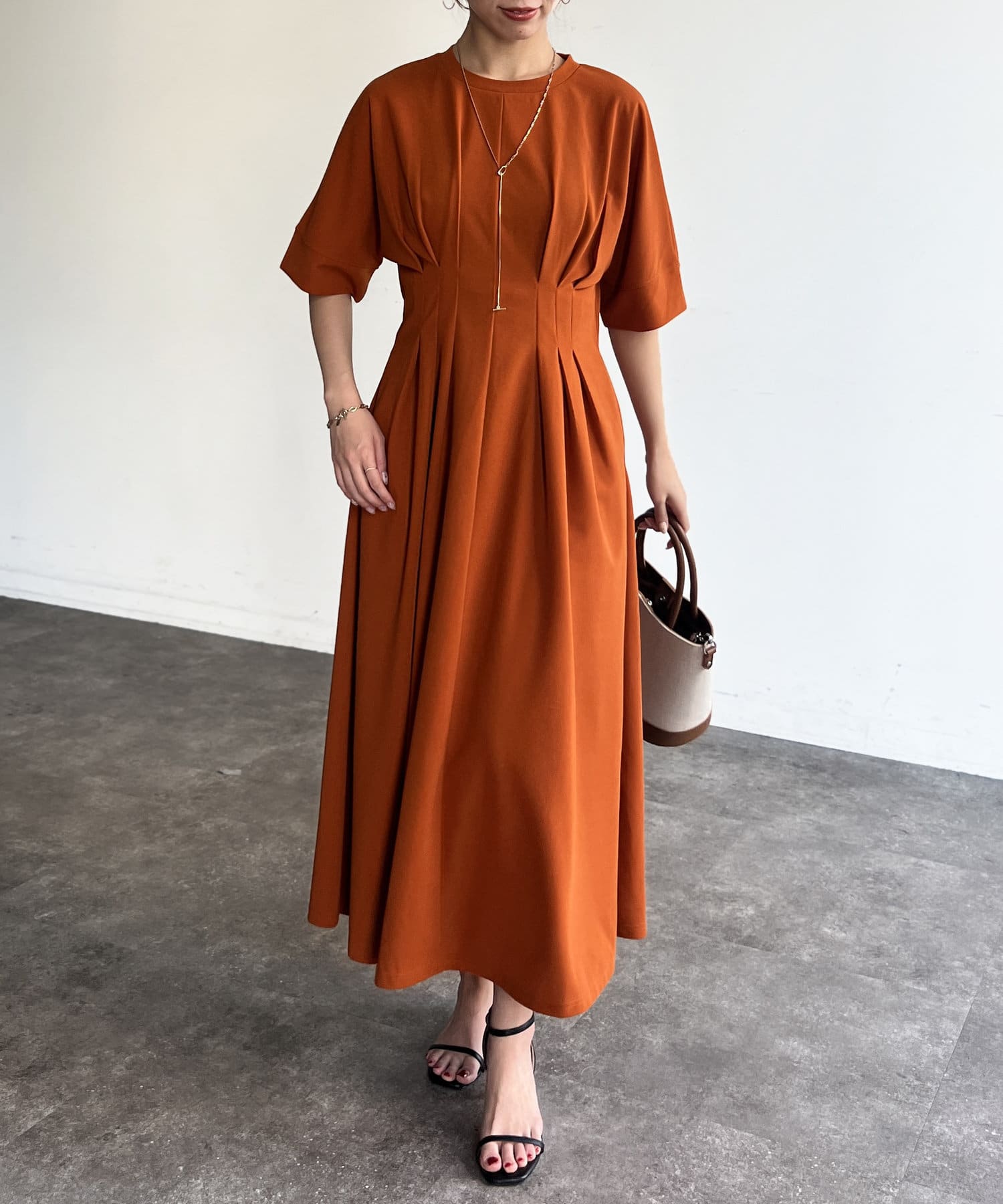 ウエストタック半袖カットワンピース | Chez toi(シェトワ)レディース