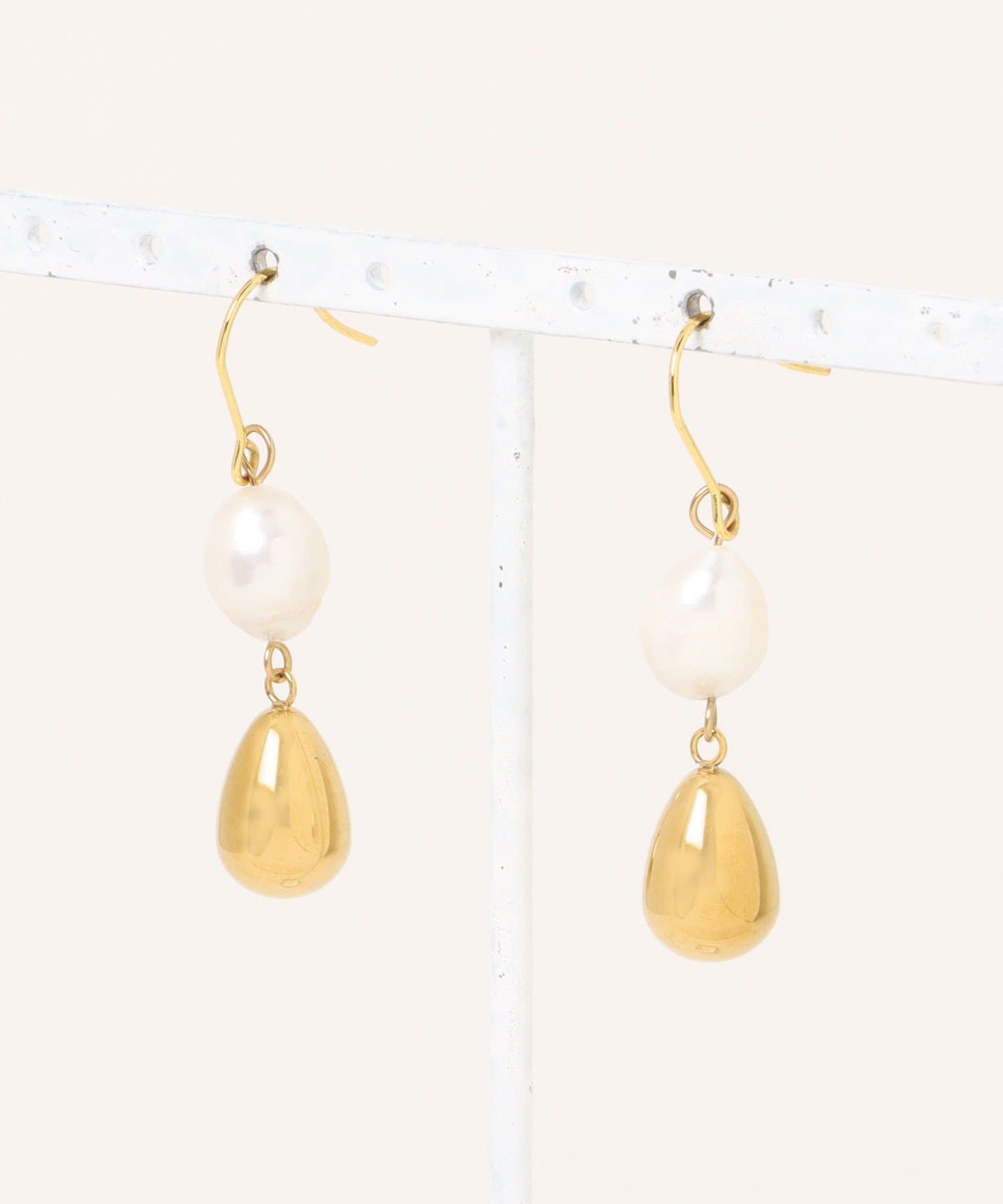 ear PAPILLONNER(イア パピヨネ) ステンレスパール×ドロップピアス