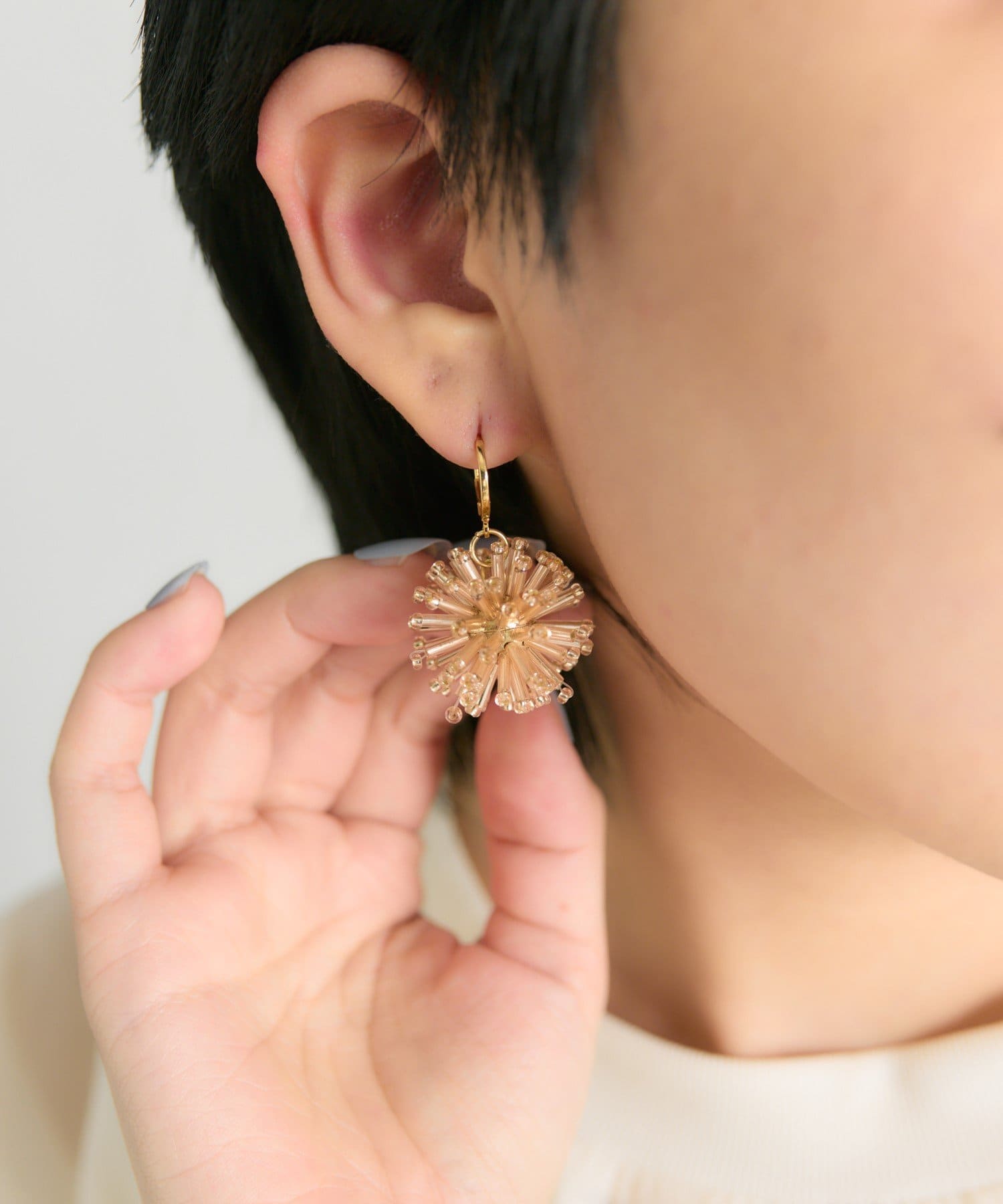 ear PAPILLONNER(イア パピヨネ) フラワーボールピアス