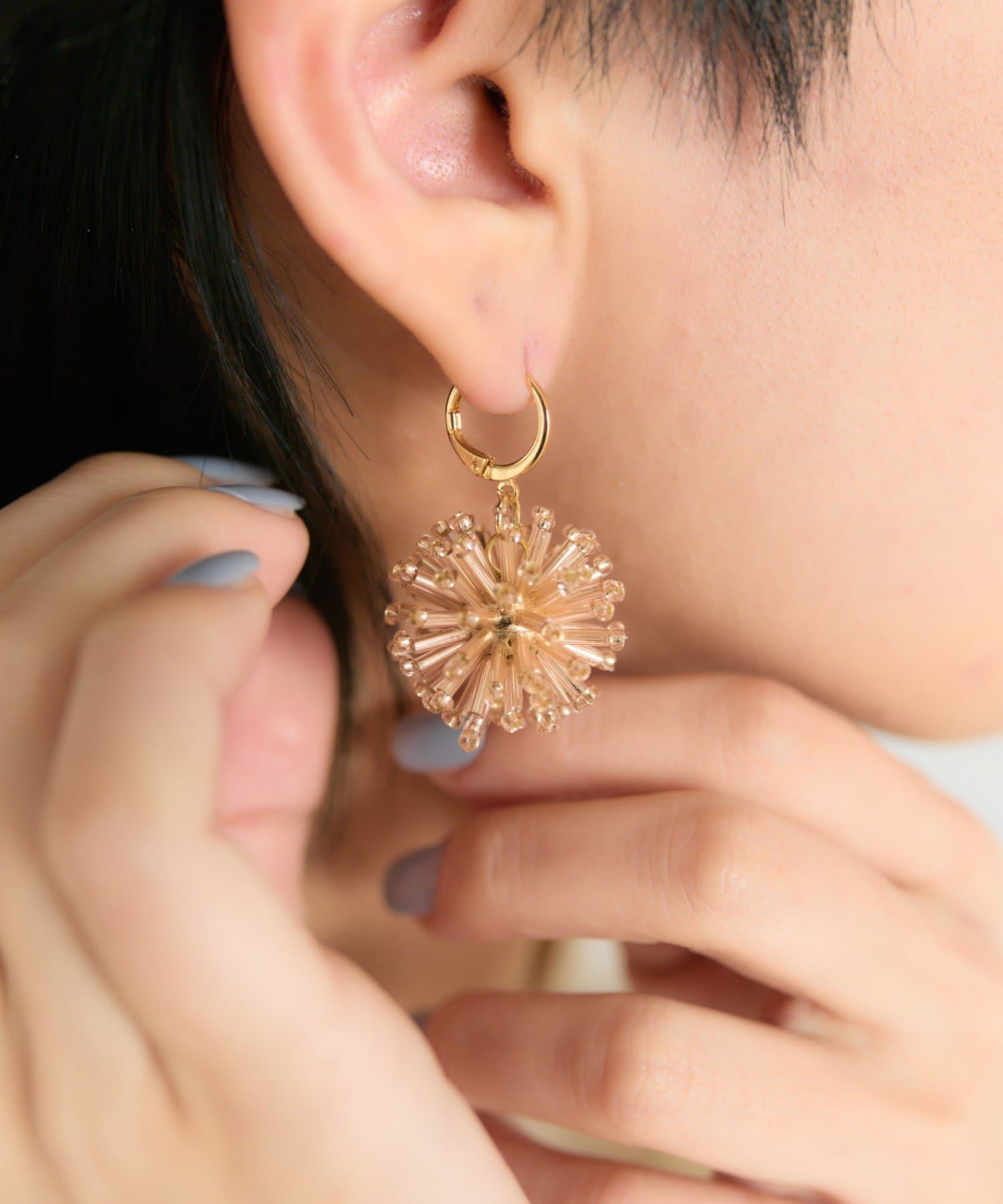 ear PAPILLONNER(イア パピヨネ) フラワーボールピアス