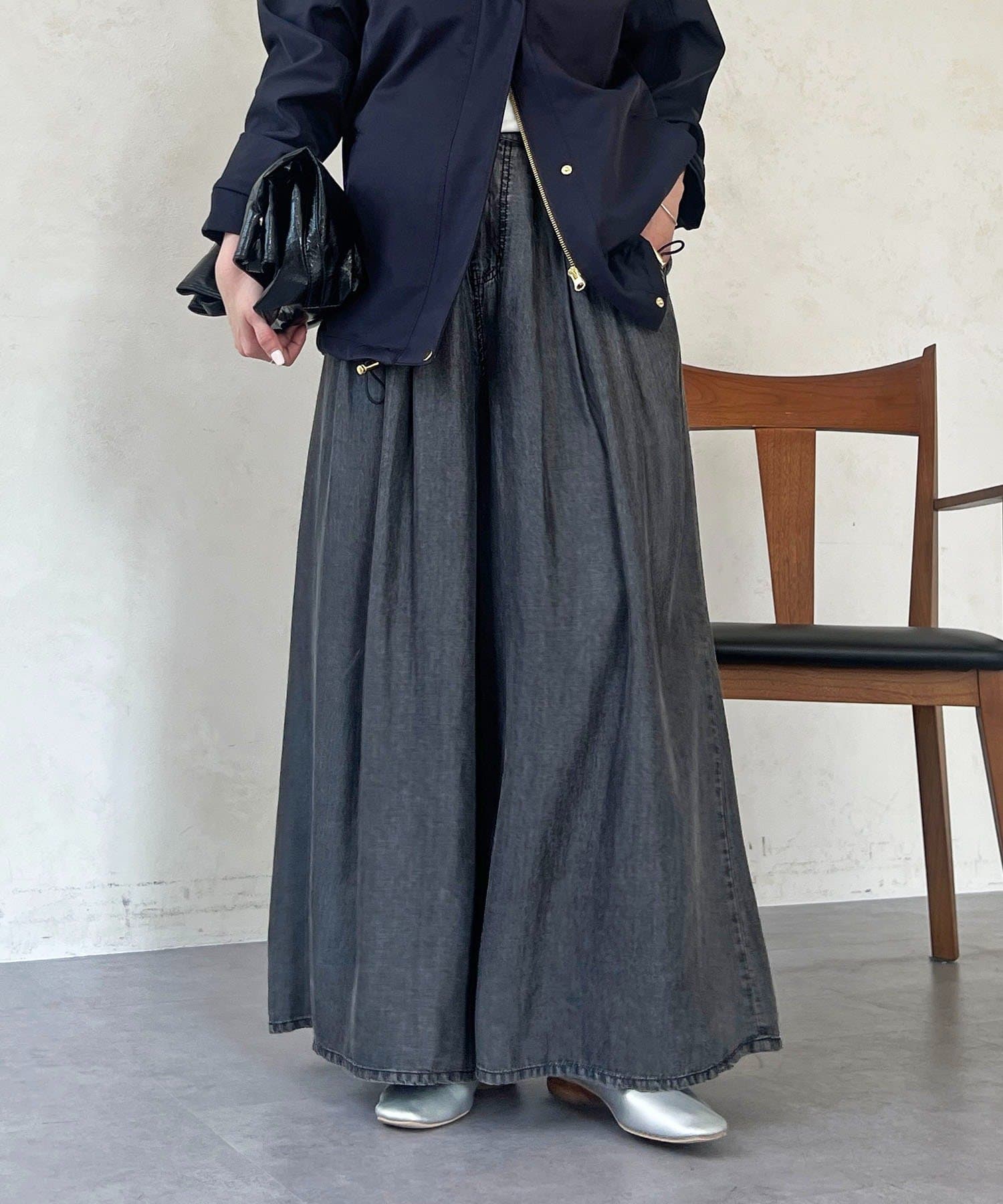 un dix cors(アンディコール) タックワイドフレアパンツ