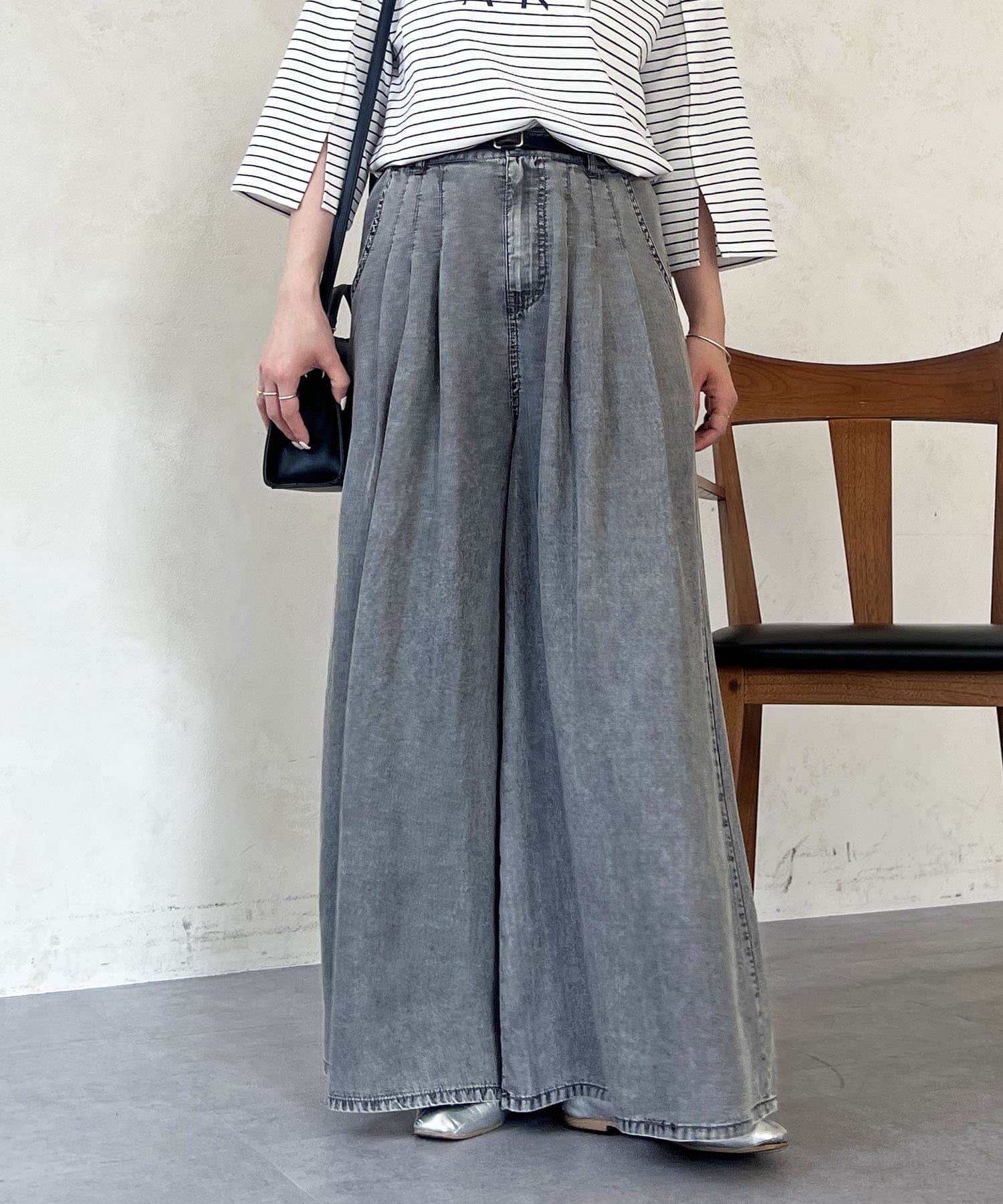 un dix cors(アンディコール) タックワイドフレアパンツ