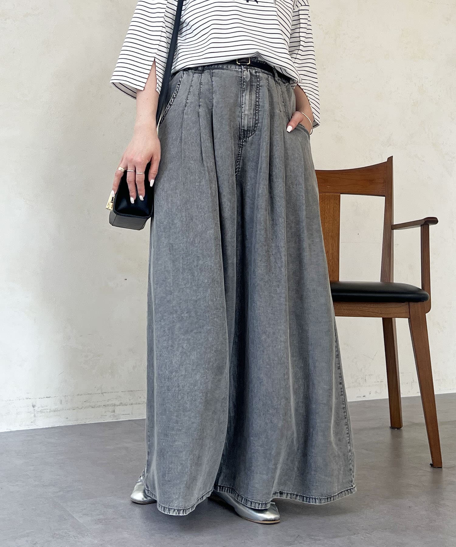 un dix cors(アンディコール) タックワイドフレアパンツ