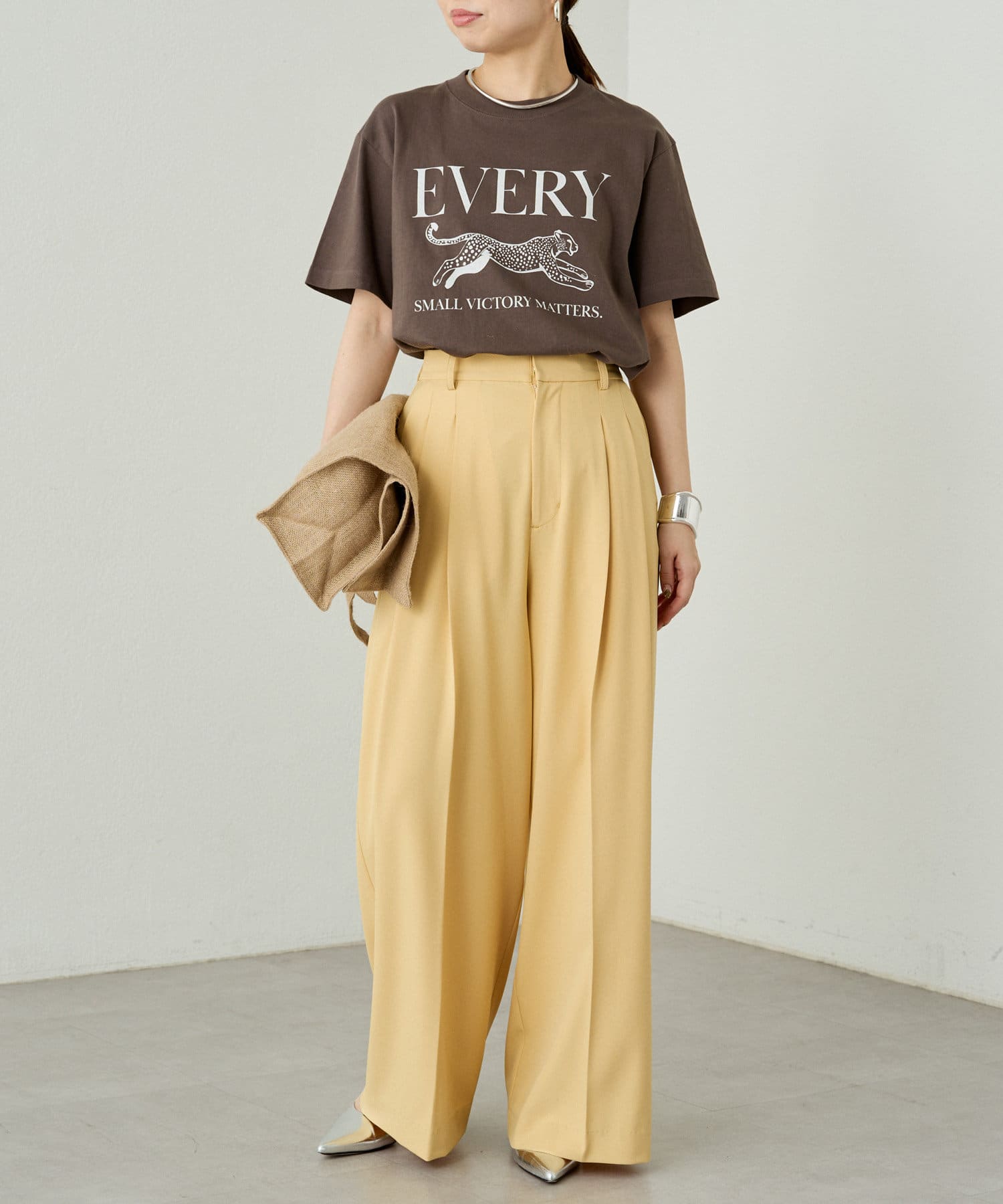 【Loungedress】 ラウンジドレス チノタックパンツ 新品未使用 LOUNGEDRESS（ラウンジドレス）の「ノータックチノパンツ