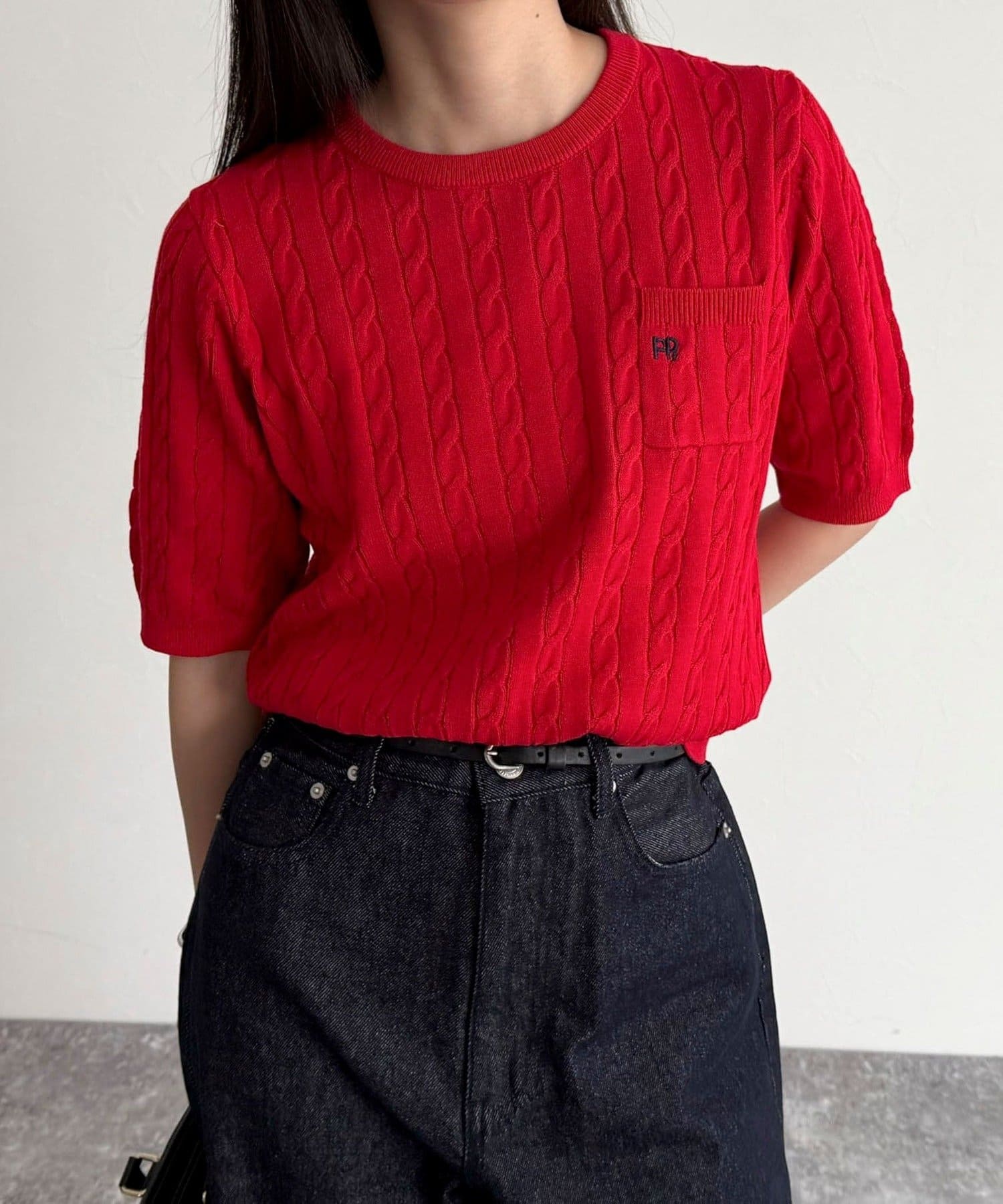 FREDY & GLOSTER(フレディ アンド グロスター) FR刺繍ケーブル柄ポケ付きニットプルオーバー