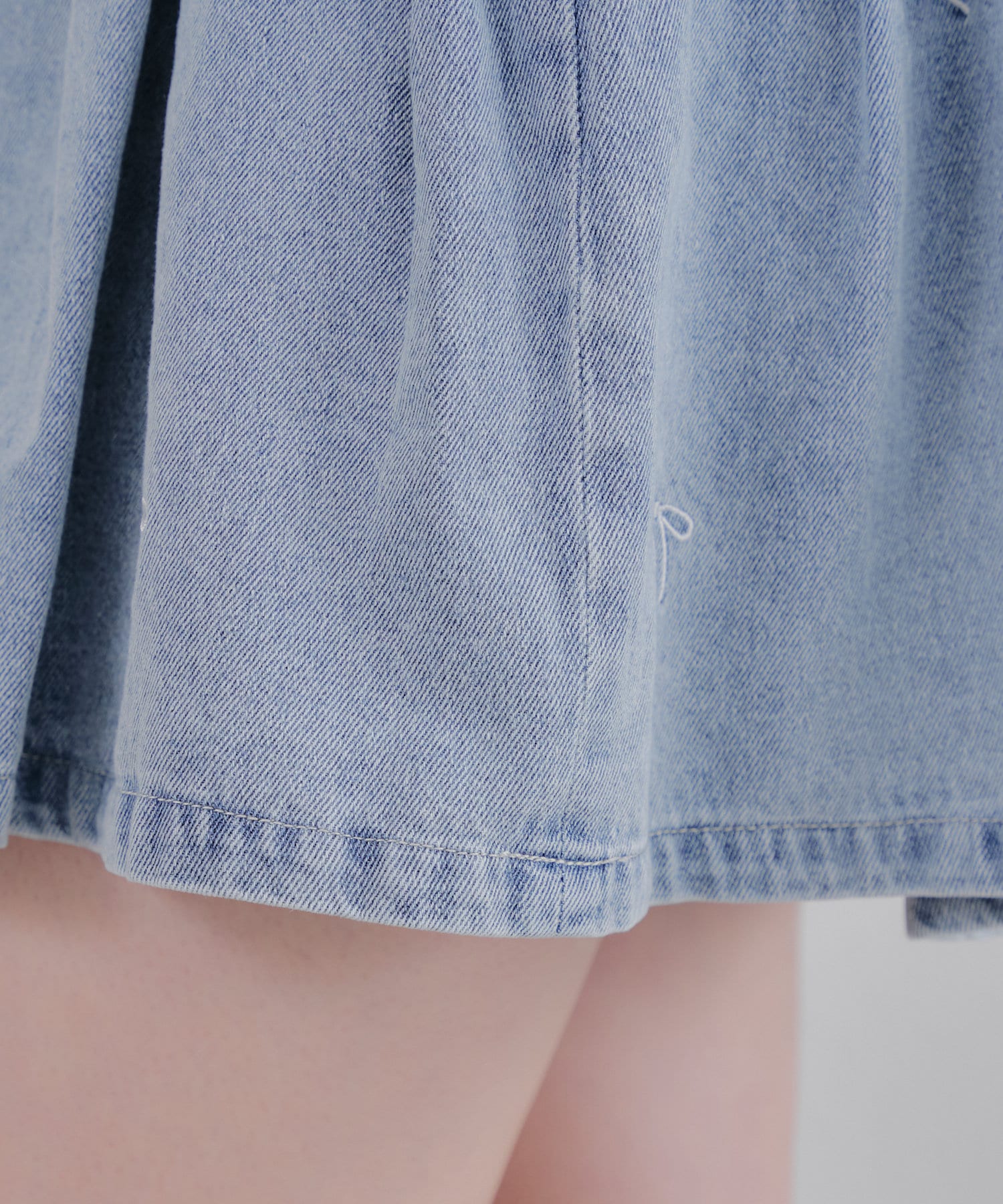 NICE CLAUP / OLIVE des OLIVE OUTLET(ナイスクラップ  / オリーブ デ オリーブ アウトレット) 【春の新作】【OUTLET限定】デニムベルト付きプリーツミニスカート