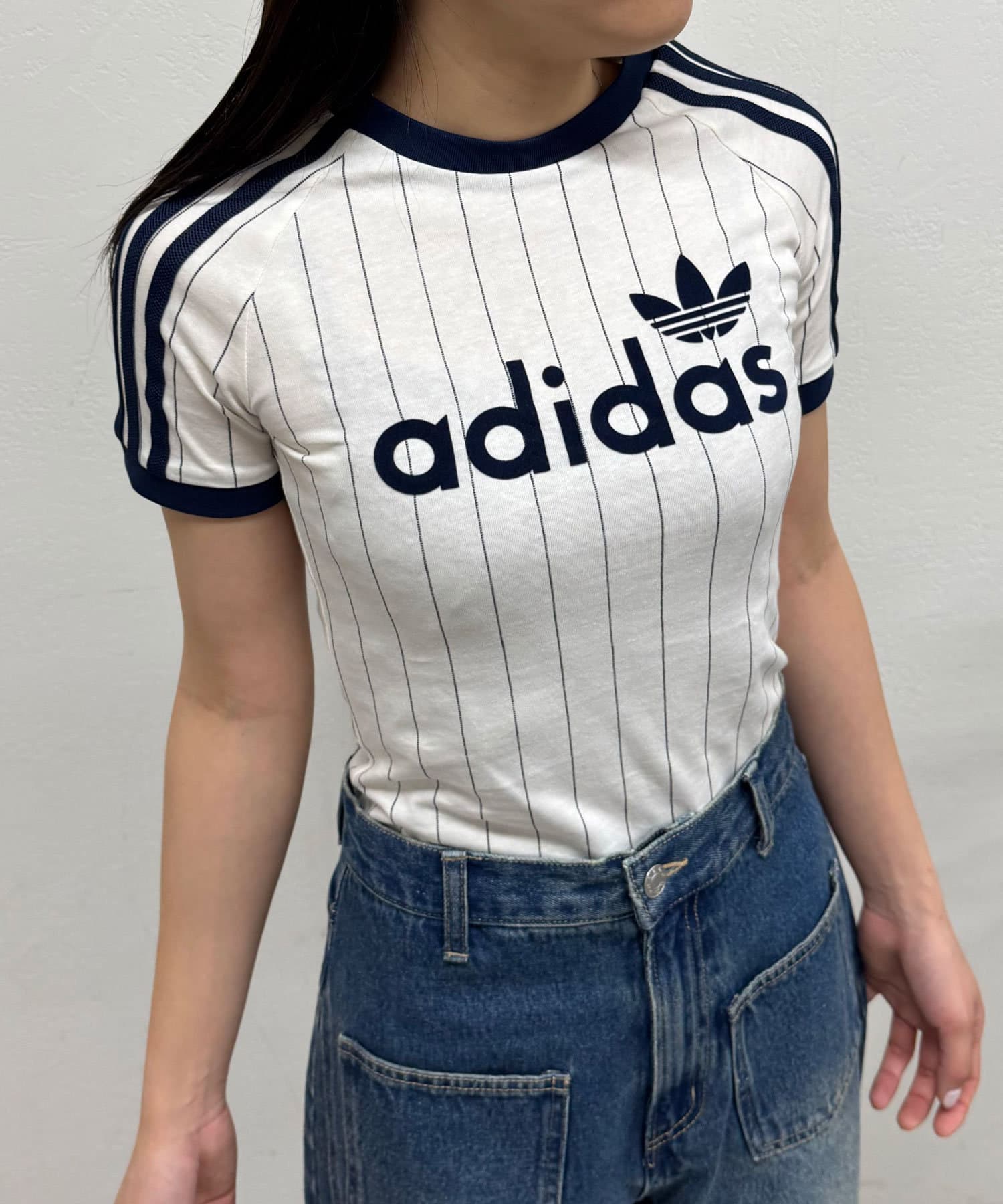 adidas リニア グラフィック リンガー Tシャツ 白 Sサイズ セール】リニア グラフィック カリ半袖Tシャツ / アディダス