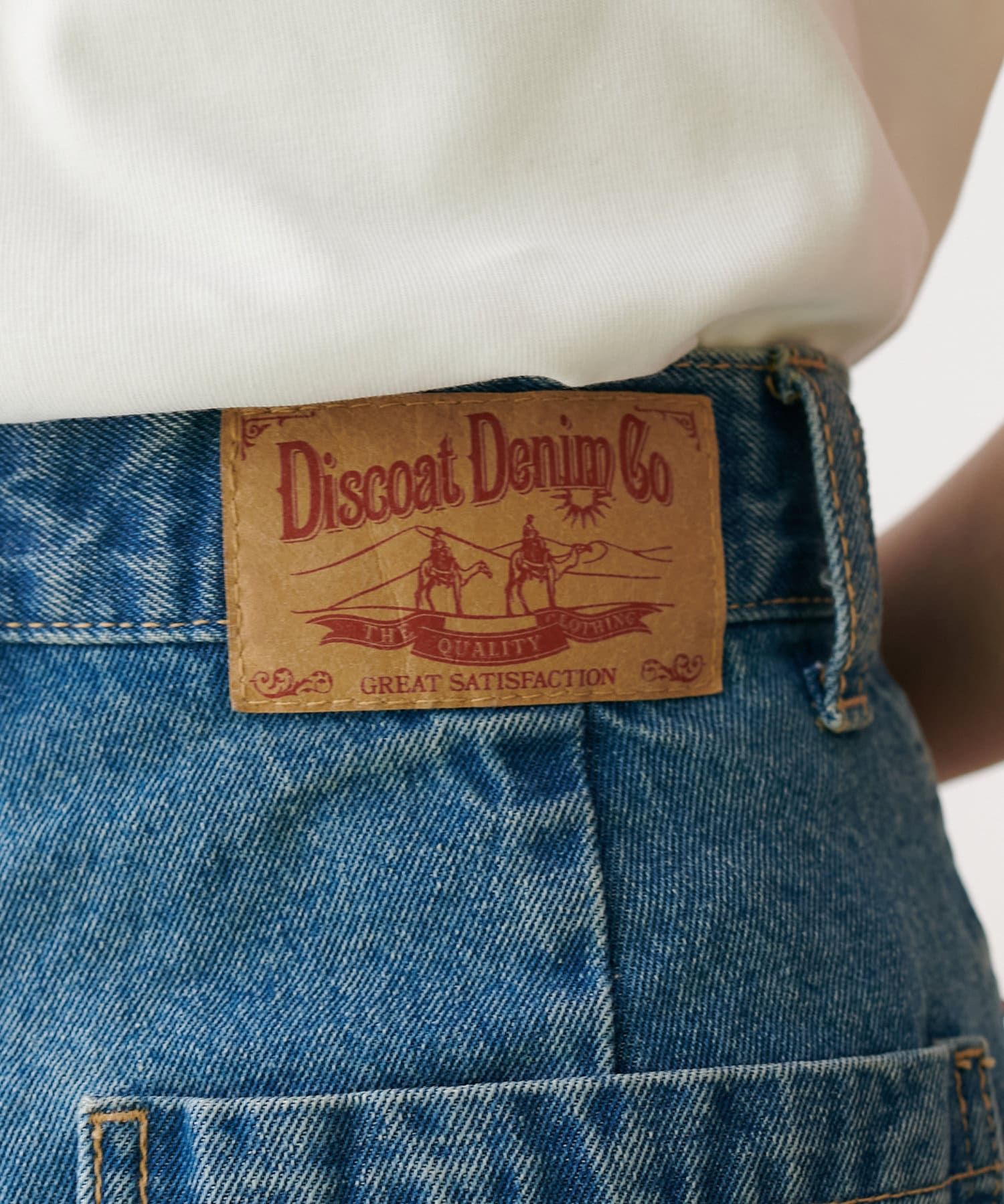 DISCOAT(ディスコート) 【春夏素材/ウエストすっきり見え/3サイズ展開】ライトデニムクラッシュワイドパンツ