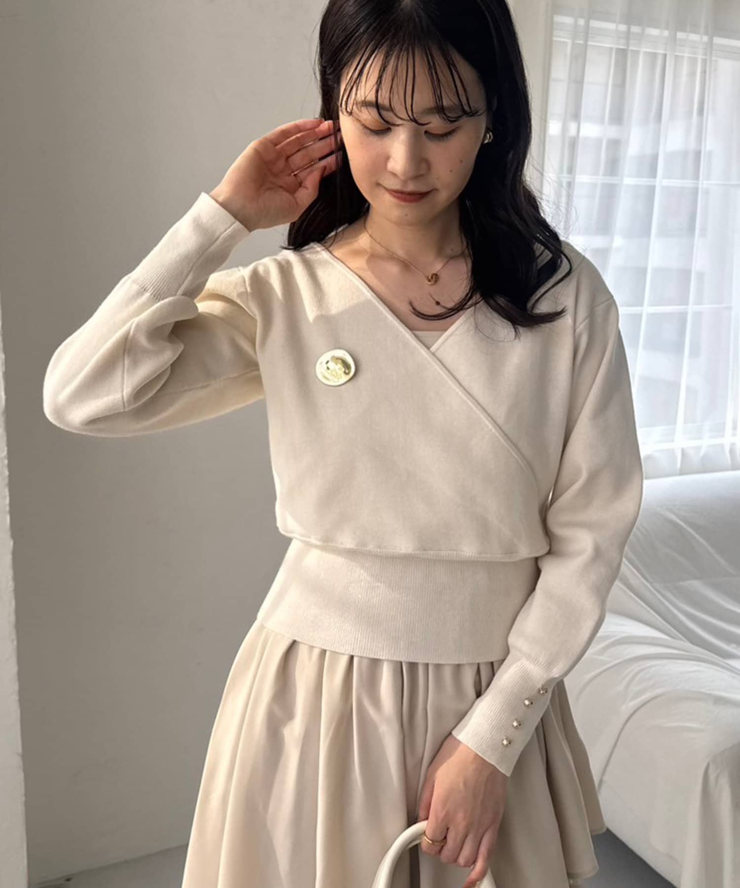 【ブローチセット】【全3色】半袖ニットトップ　アイボリー ベージュ ブラック【250620top1】( nani )(250620) MADE]カラーネックブークレ半袖ニット（ニット/セーター