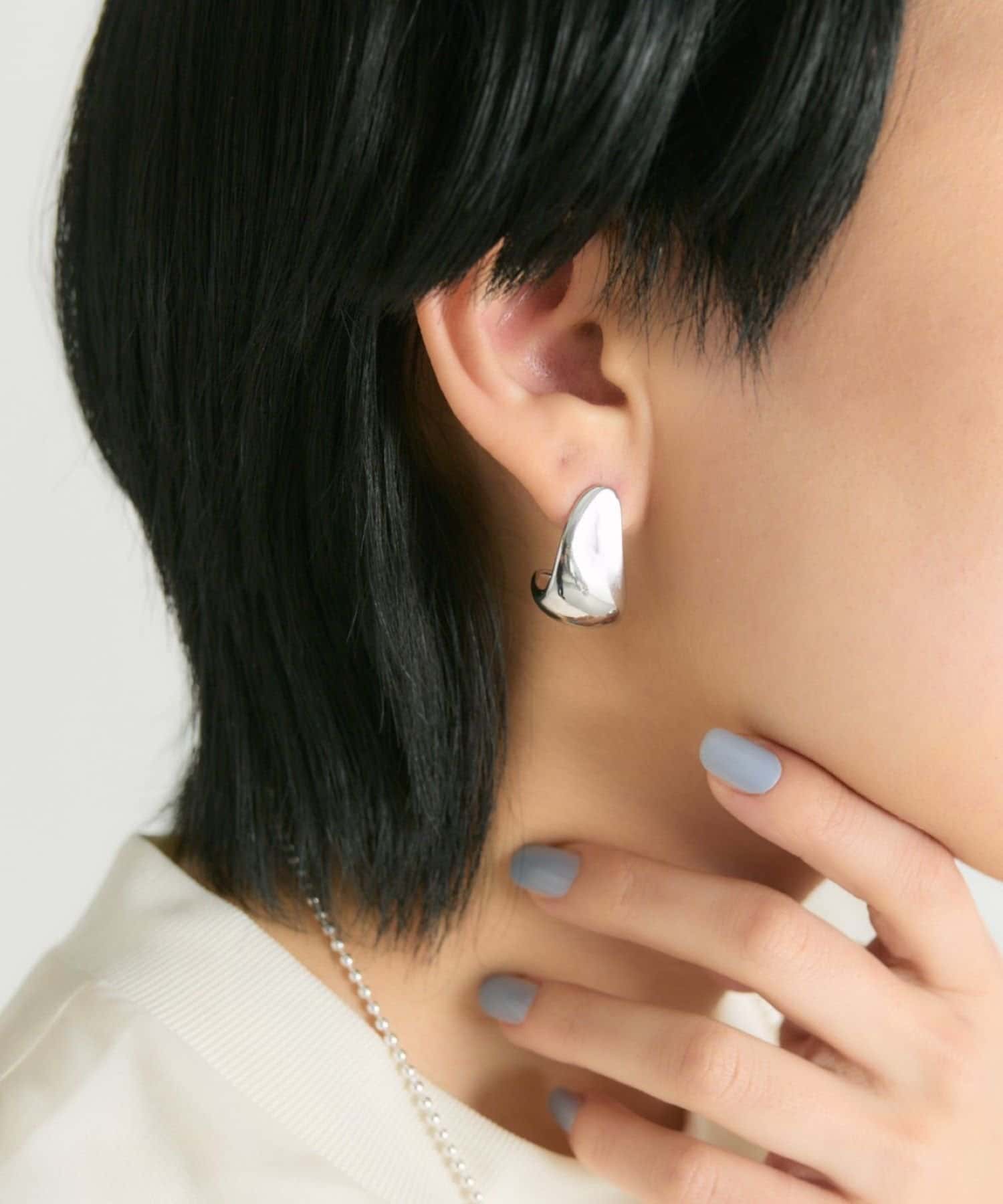 ear PAPILLONNER(イア パピヨネ) 《チタンポスト》セイルピアス