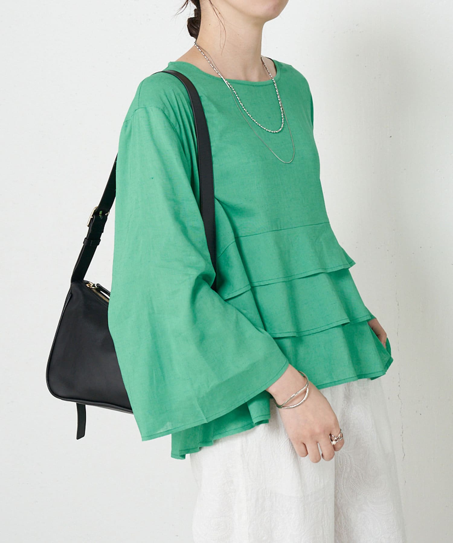 Jena　espace merveilleux(ジェナ　エスパスメルヴェイユ) 【洗濯機洗い可】裾フリルリネンブラウス