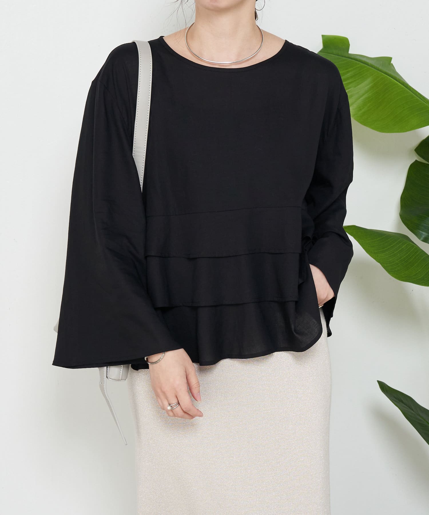 Jena　espace merveilleux(ジェナ　エスパスメルヴェイユ) 【洗濯機洗い可】裾フリルリネンブラウス