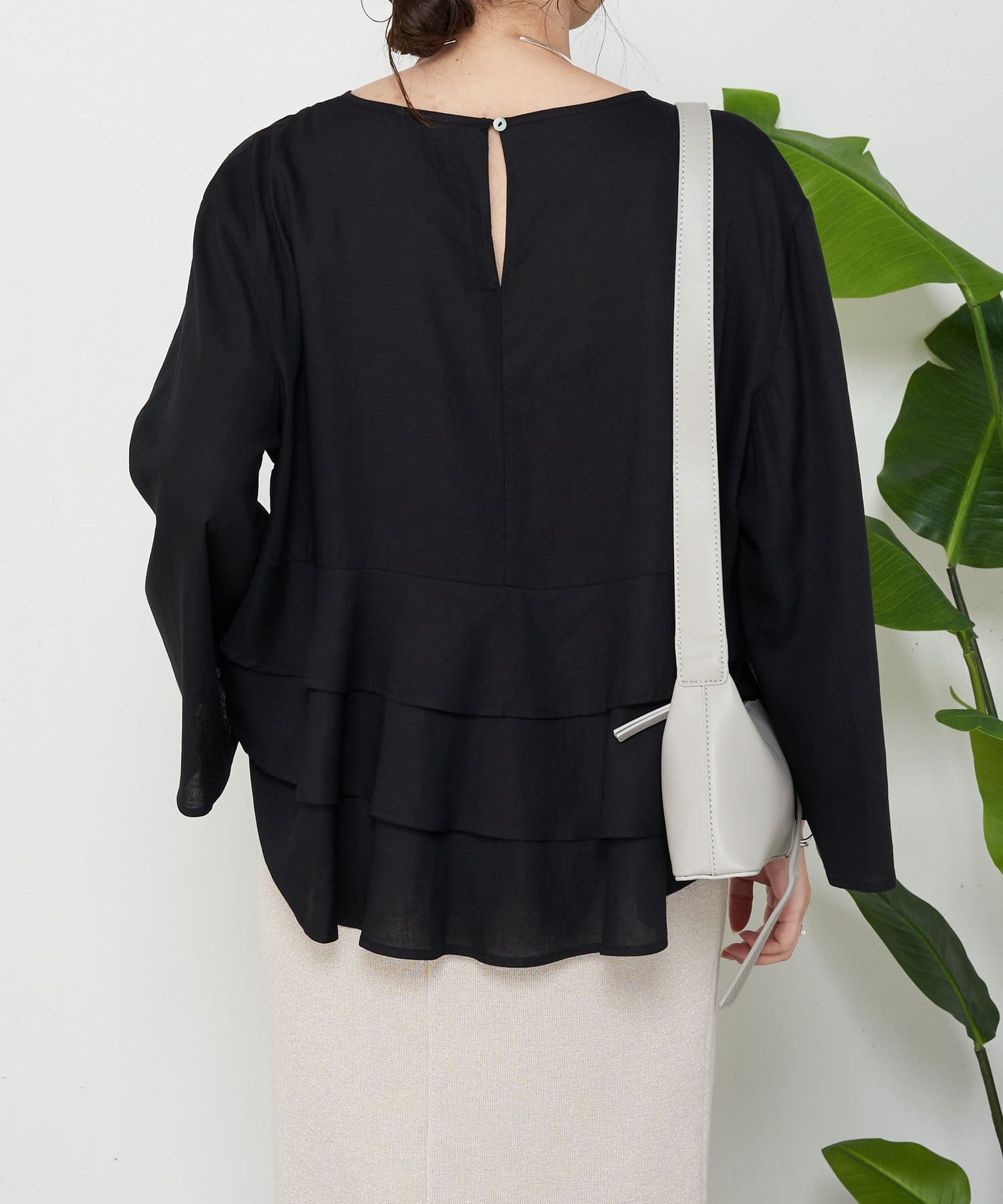 Jena　espace merveilleux(ジェナ　エスパスメルヴェイユ) 【洗濯機洗い可】裾フリルリネンブラウス