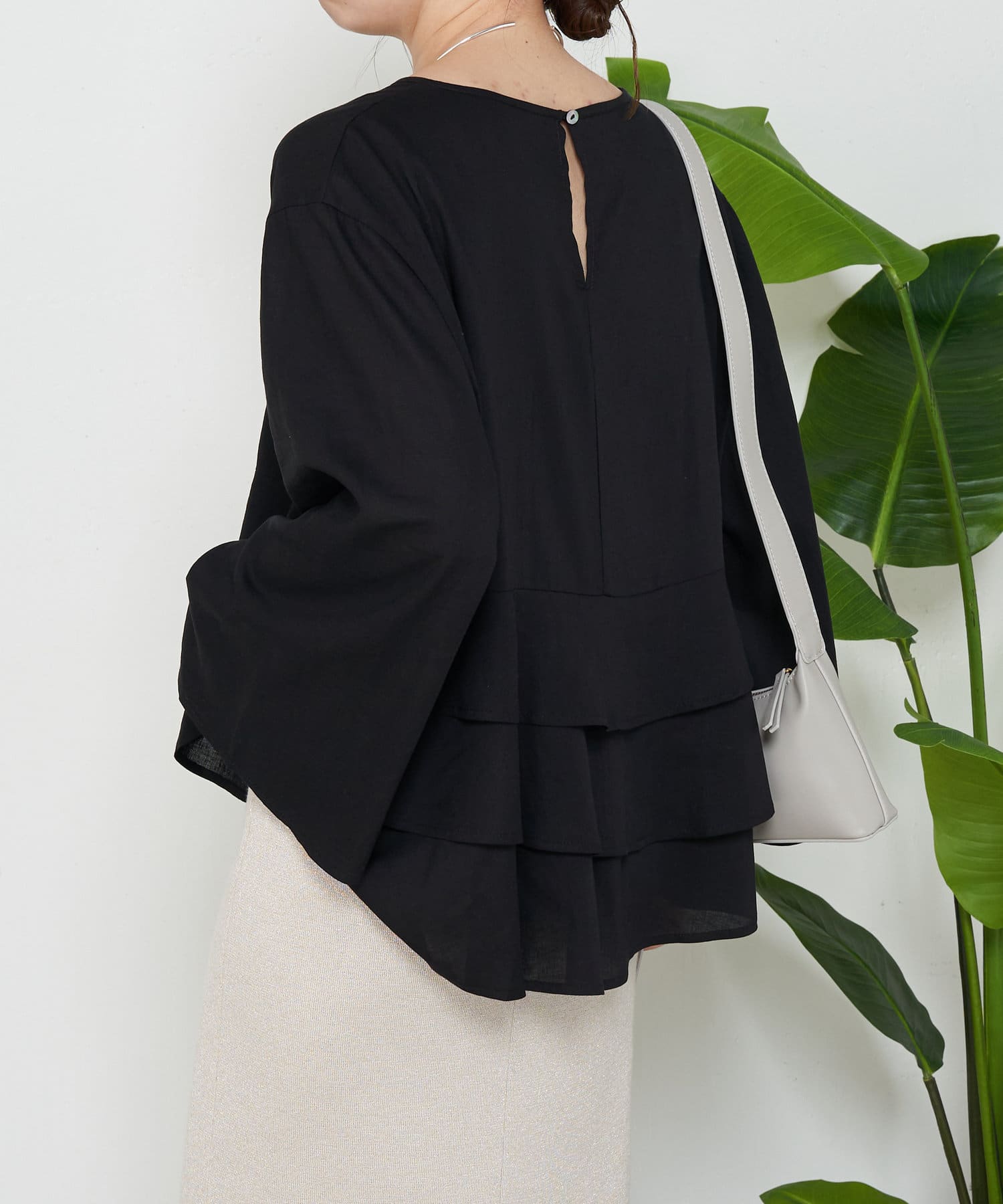 Jena　espace merveilleux(ジェナ　エスパスメルヴェイユ) 【洗濯機洗い可】裾フリルリネンブラウス