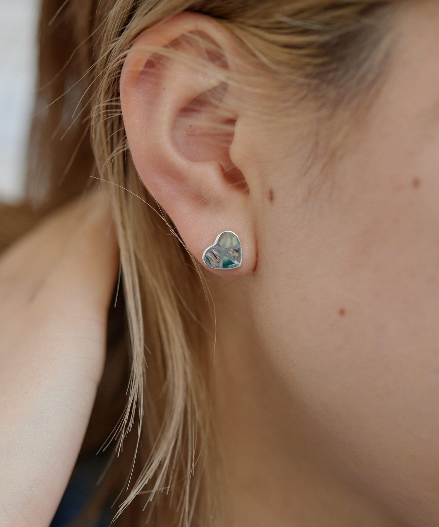 ear PAPILLONNER(イア パピヨネ) 《スターリングシルバー使用》ピースハートシェルピアス
