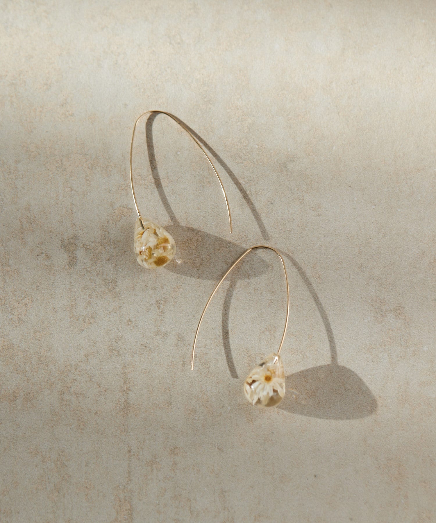 ear PAPILLONNER(イア パピヨネ) インサイドフラワーピアス