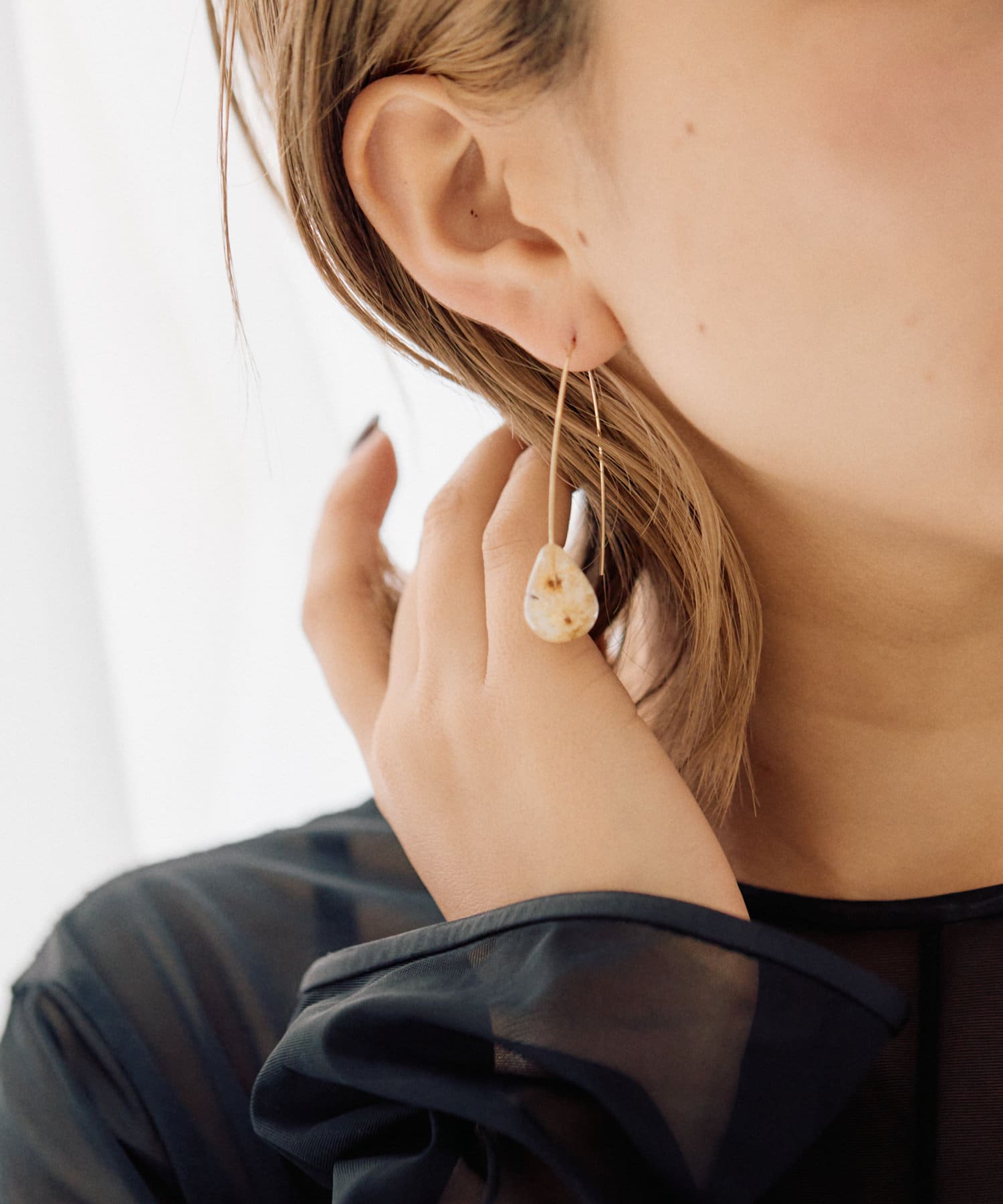 ear PAPILLONNER(イア パピヨネ) インサイドフラワーピアス