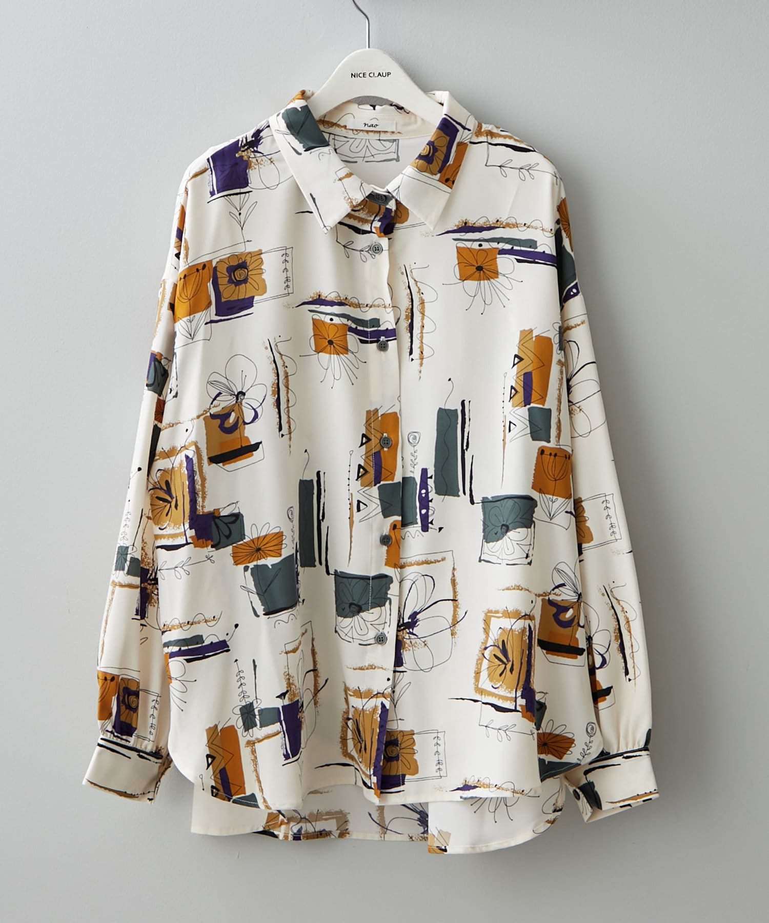 NICE CLAUP / OLIVE des OLIVE OUTLET(ナイスクラップ  / オリーブ デ オリーブ アウトレット) 【2025春の新作】シワ寄りづらいアート柄シャツ