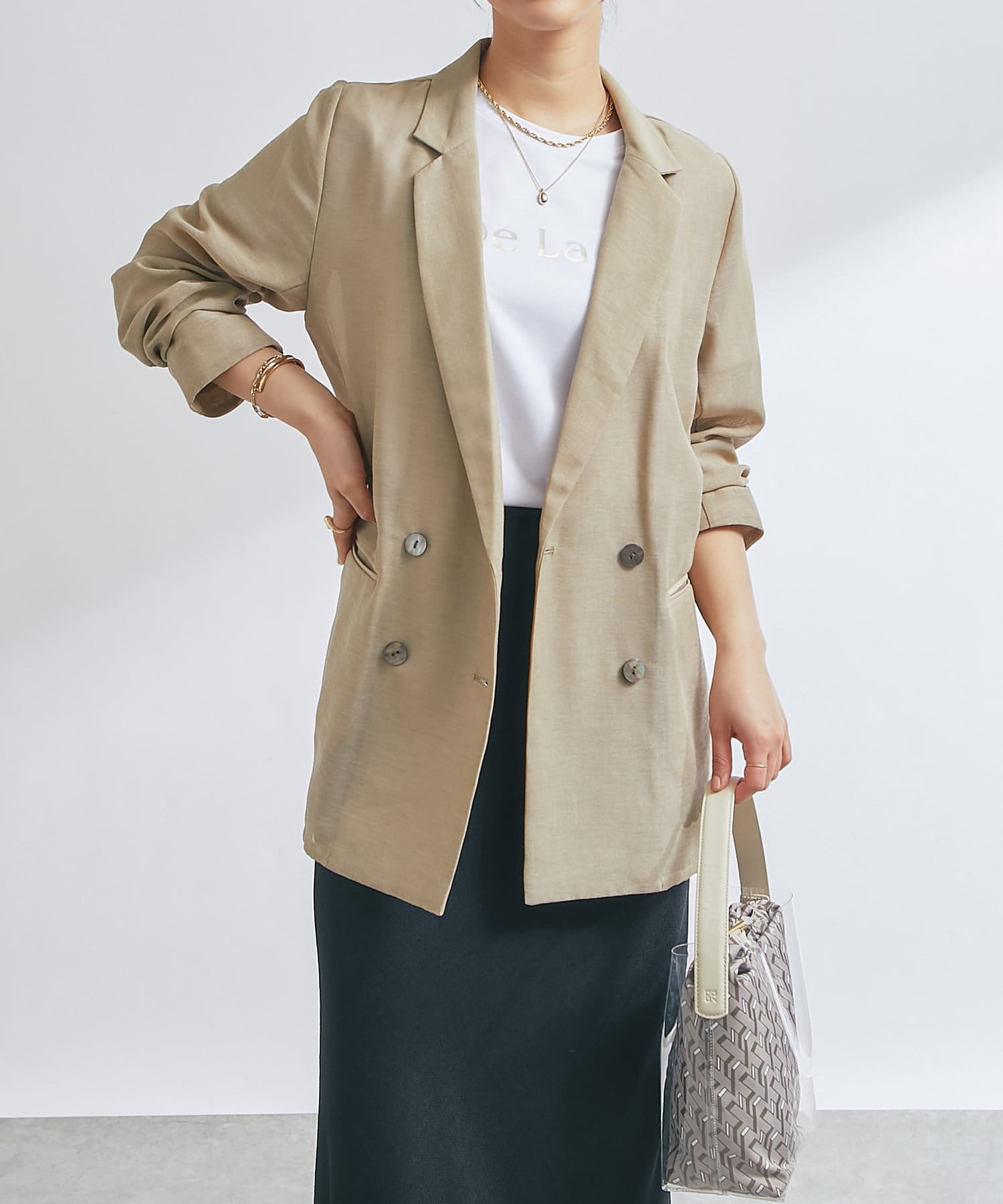 着回しのきく軽やかなシアーメッシュジャケット商品ポイント・透け感があり軽やかなメッシュ素材。・ベーシックなデザインなので着回しがききます。・ゆとりあるシルエットなので気負わずどんなシーンでも着用可能で