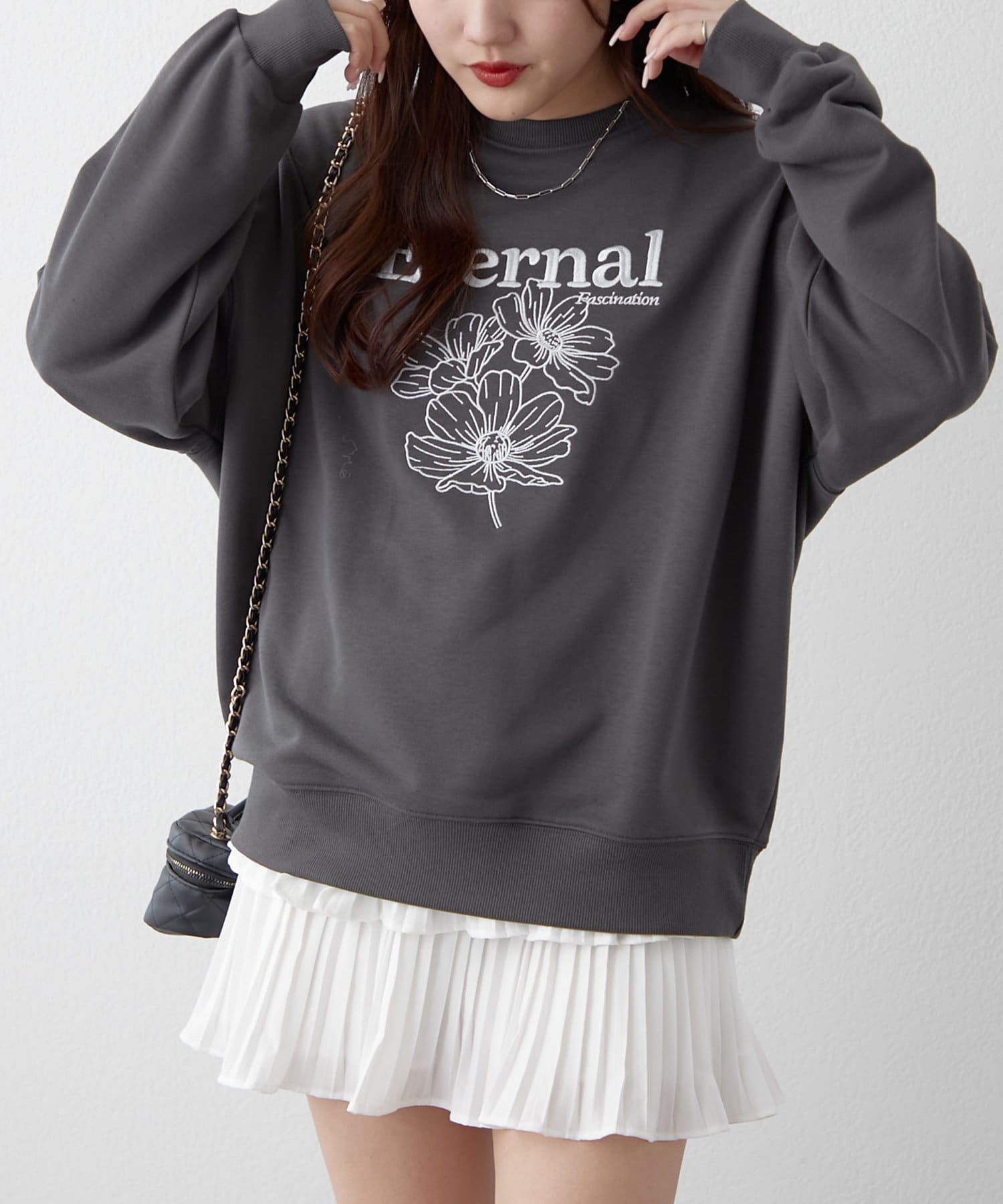 NICE CLAUP / OLIVE des OLIVE OUTLET(ナイスクラップ  / オリーブ デ オリーブ アウトレット) 【春の新作】【OUTLET限定】フラワー刺繍スウェット