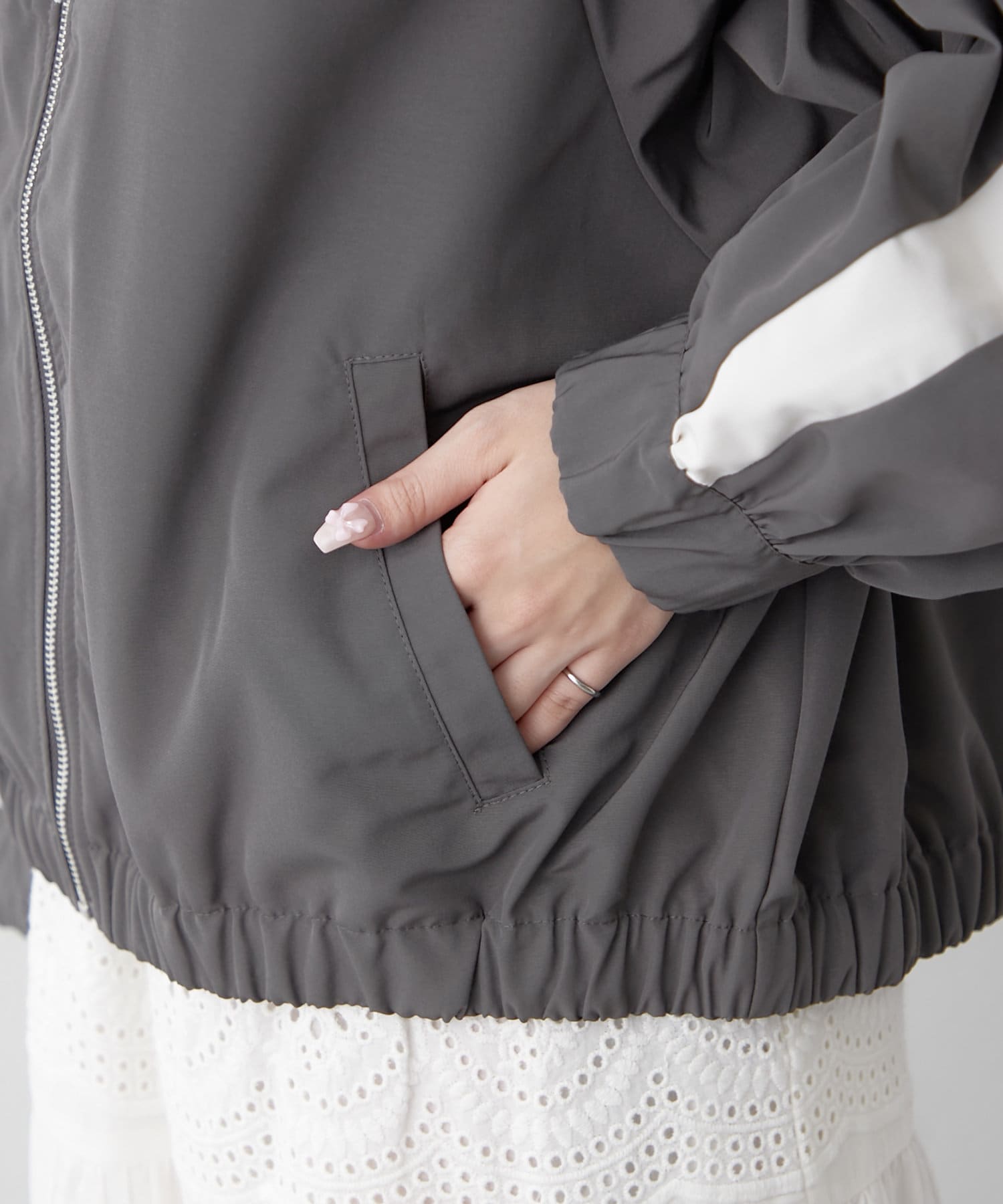 NICE CLAUP / OLIVE des OLIVE OUTLET(ナイスクラップ  / オリーブ デ オリーブ アウトレット) 【春の新作】【OUTLET限定】配色切替マウンテンパーカー