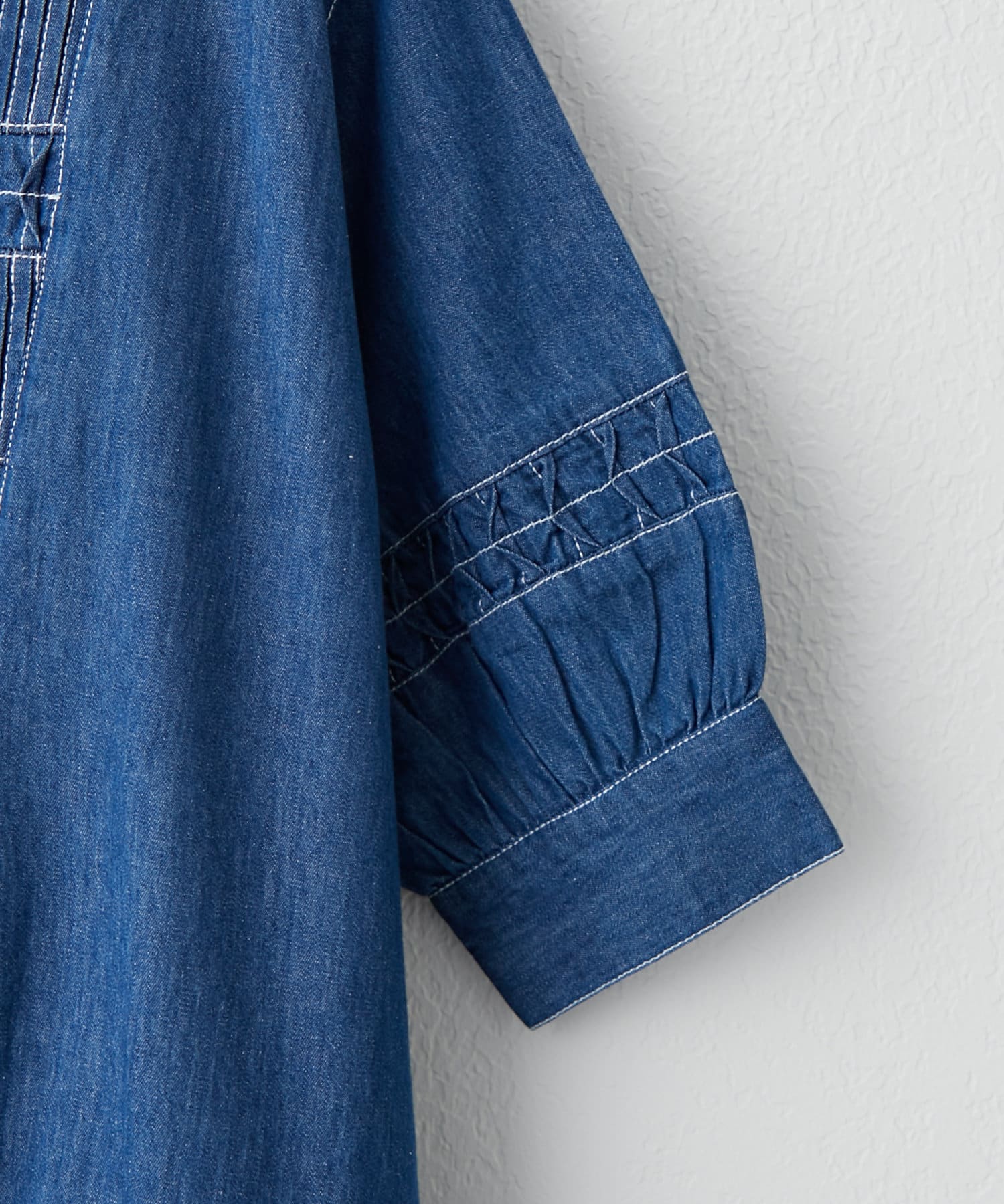 0705:商談中♥特価♥スモッキング パフ袖 　デニムワンピース　新品未使用 5.5ozデニム スモッキングパフ袖ワンピース（LUPILIEN）の商品詳細