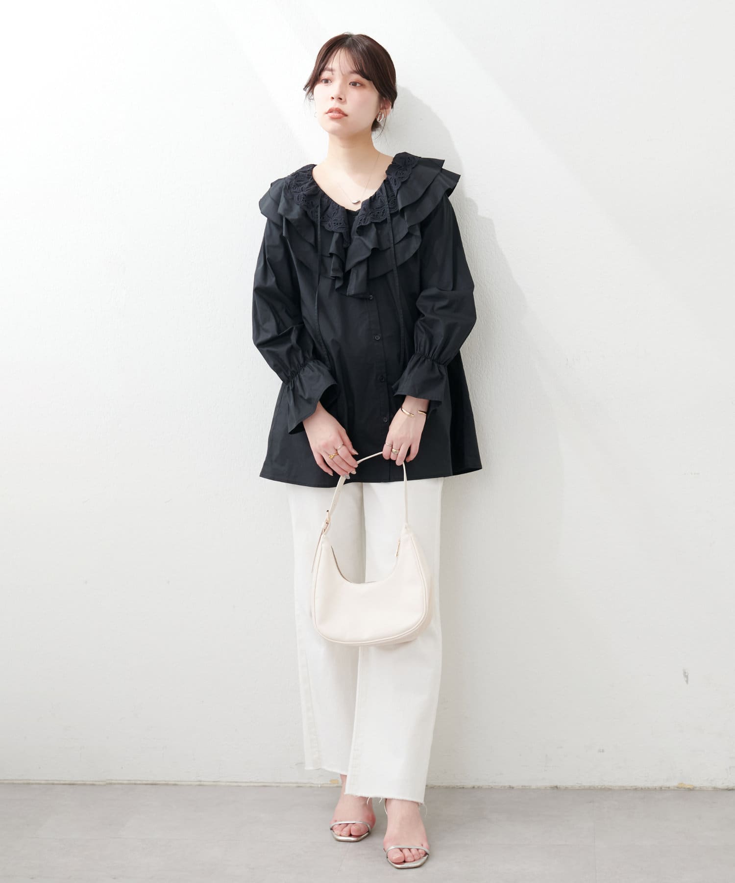 natural couture(ナチュラルクチュール) ラッフルレース衿チュニックブラウス