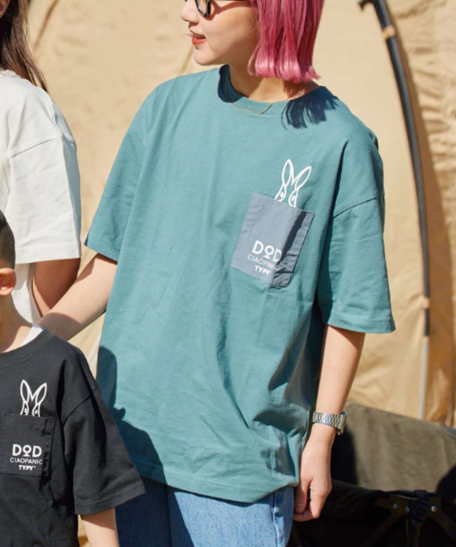 【一部店舗限定アイテム】【DOD別注】ポケットロゴTシャツ / メンズ■デザインDOD × CIAOPANIC TYPYのロゴとポケットから顔を出しているうさぎがポイントさらに、首後ろにもさりげなくロ