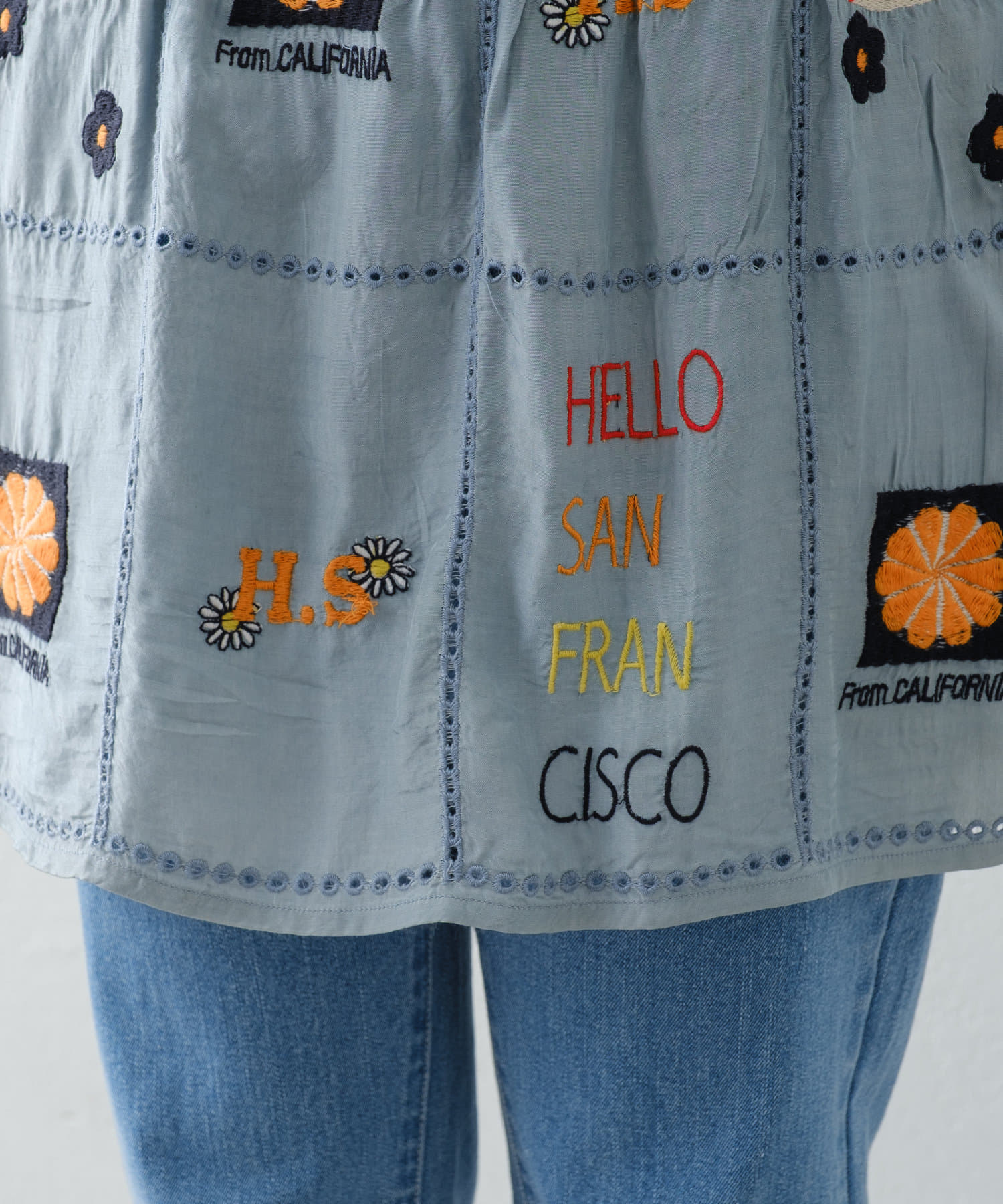 CIAOPANIC TYPY(チャオパニックティピー) 【HELLO.SANFRANCISCO/ハローサンフランシスコ】オリジナル刺繍巻きスカート