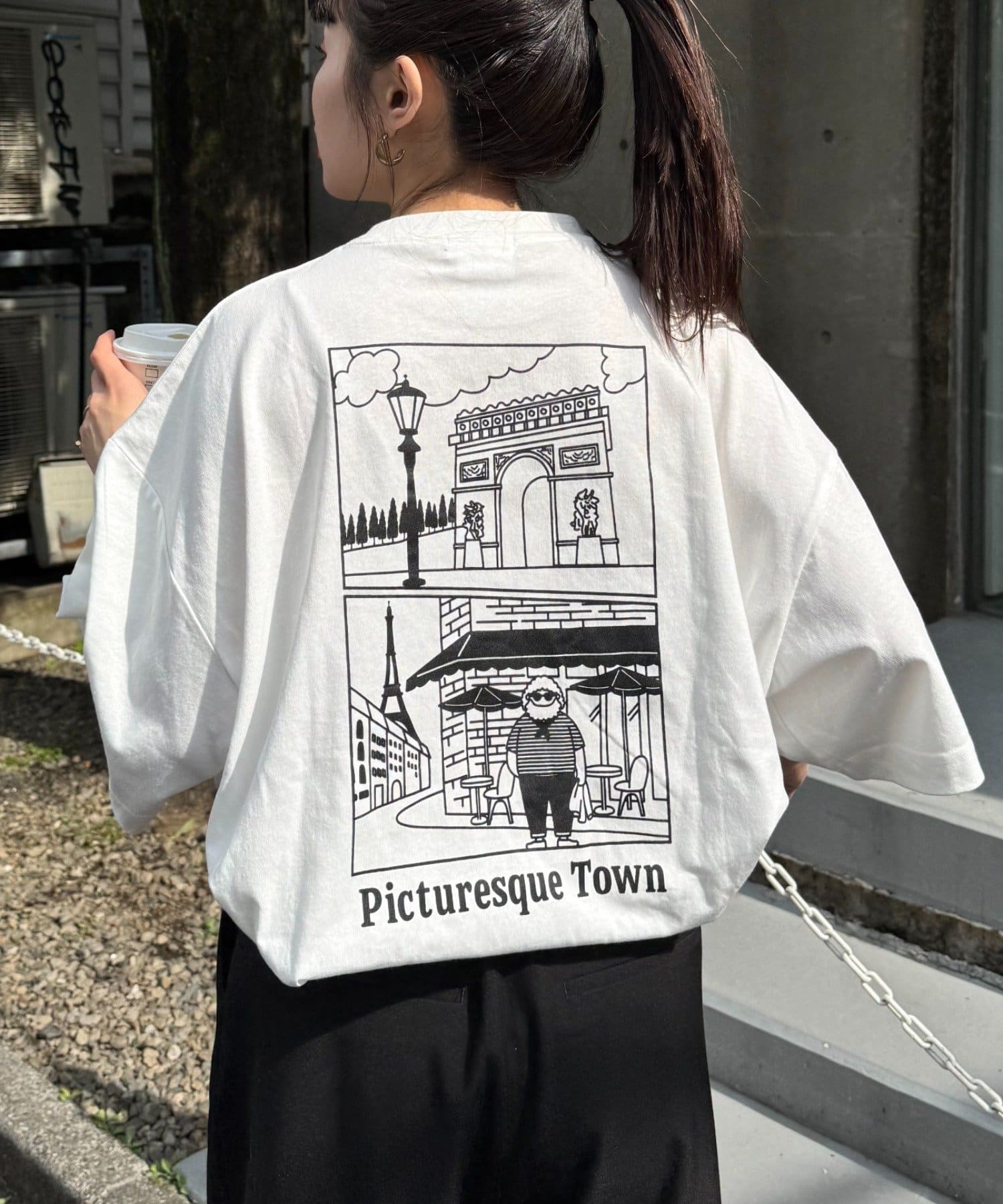 毎年大人気のおじさんシリーズ！後ろ姿までかわいい♡半袖TEE■デザイン胸元のもこもことしたおじさん刺繍が魅力のTシャツ。トレンドのオーバーサイズで、こなれ感をプラスしてくれます。肌触りが柔らかく、さら