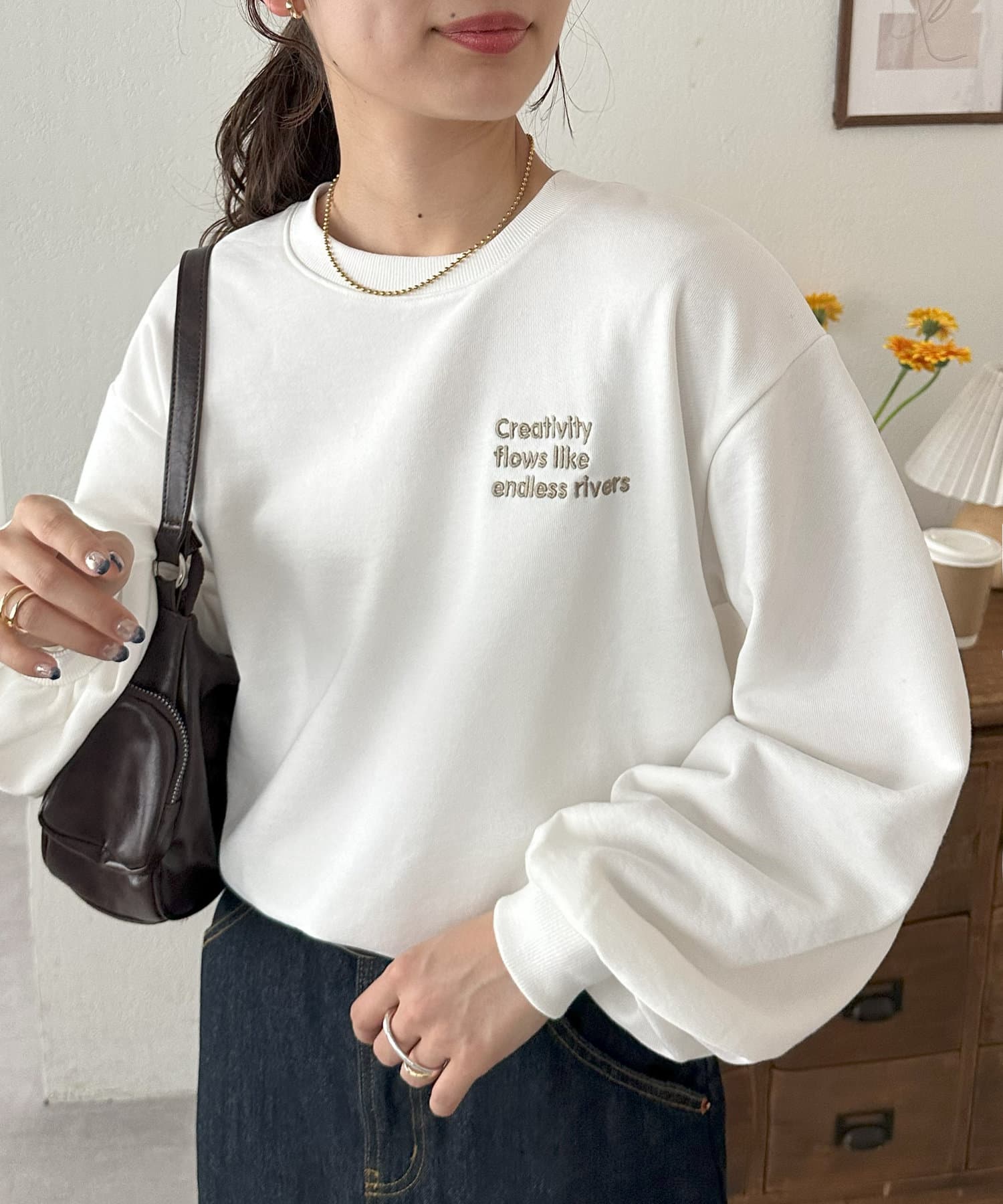 DISCOAT(ディスコート) 【WEB限定】3段ロゴ刺繍ショートスウェット