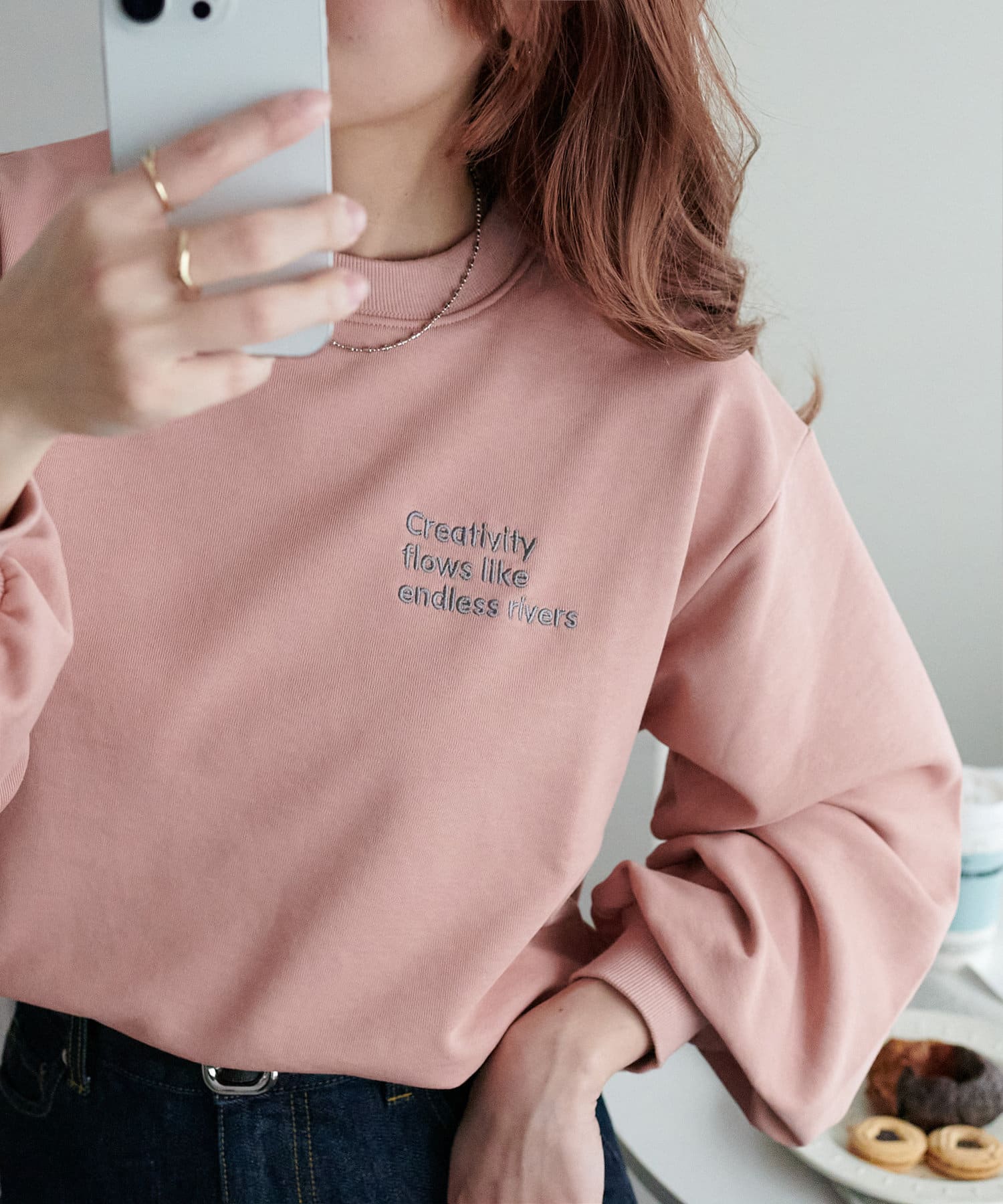 DISCOAT(ディスコート) 【WEB限定】3段ロゴ刺繍ショートスウェット