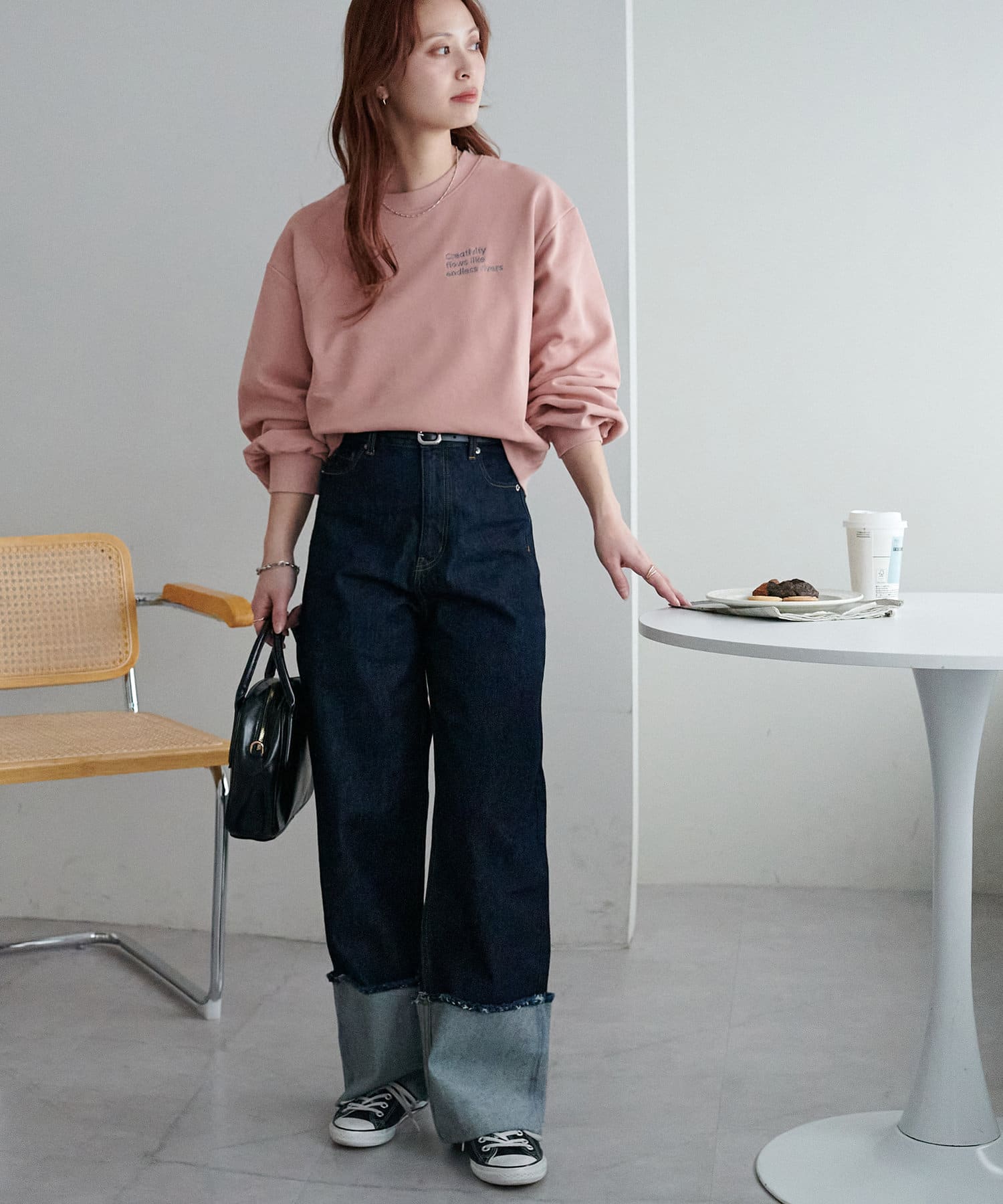 DISCOAT(ディスコート) 【WEB限定】3段ロゴ刺繍ショートスウェット