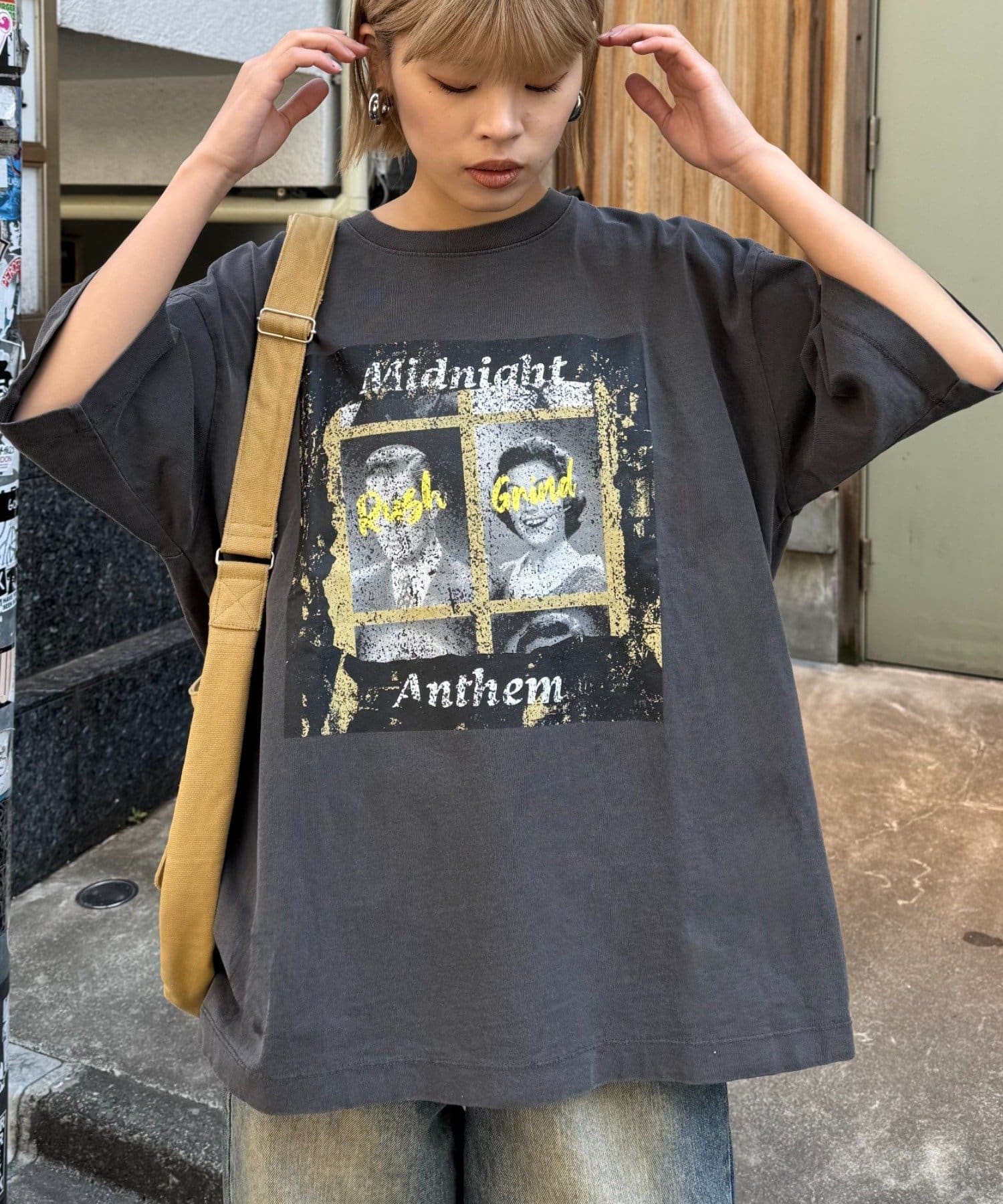 かすれ風プリントがヴィンテージライクな印象に着るだけでおしゃれに見える"主役級"ツアーTEE■デザインカラーによってプリントが異なるので、違った雰囲気を楽しむことができます！ヴィン