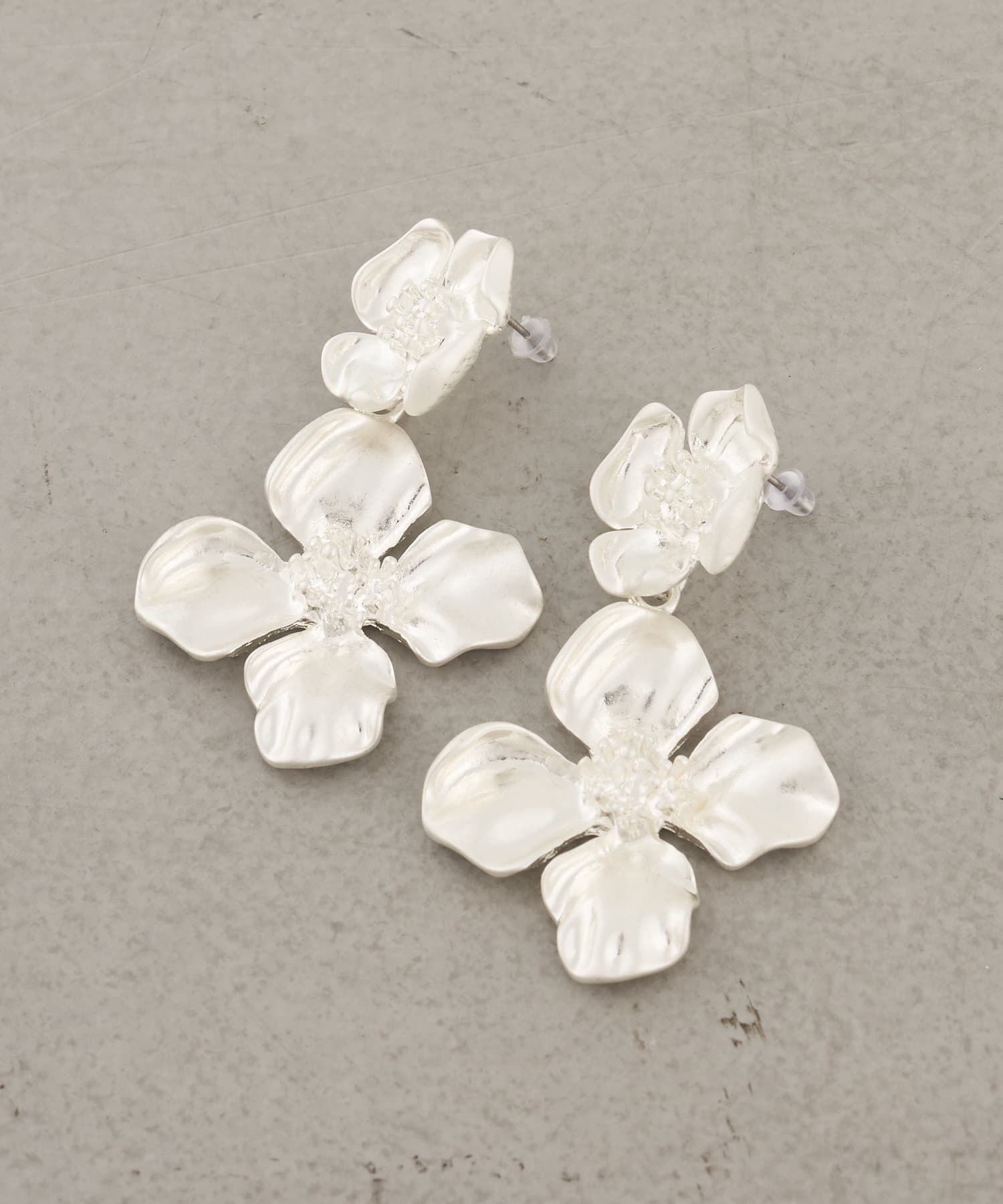 Lattice(ラティス) 【オケージョン】アンティークフラワーピアス