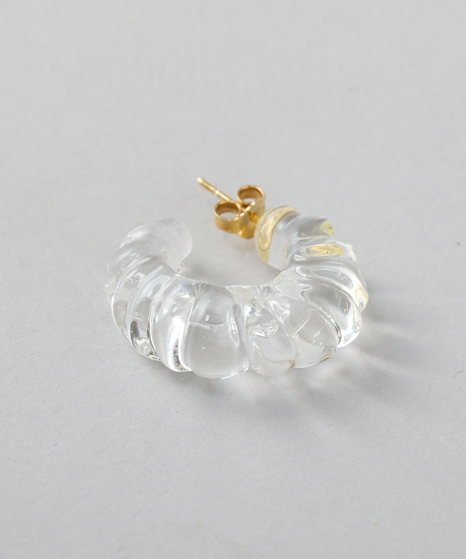 BEARDSLEY(ビアズリー) 《Petite A》ガラスクロワッサンピアス