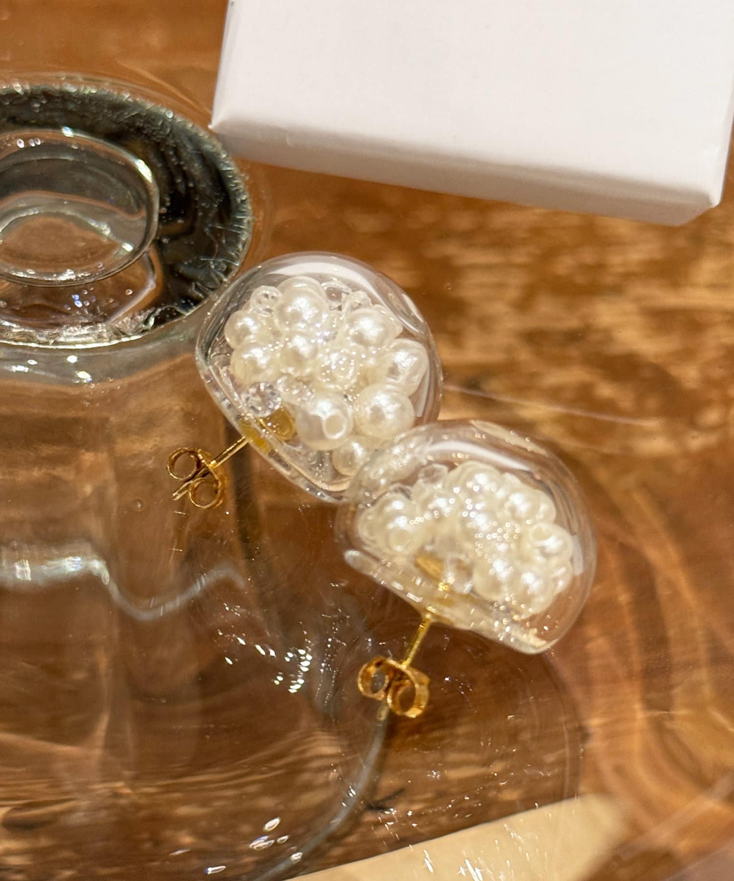 BEARDSLEY(ビアズリー) 《Petite A》ガラスボールピアス