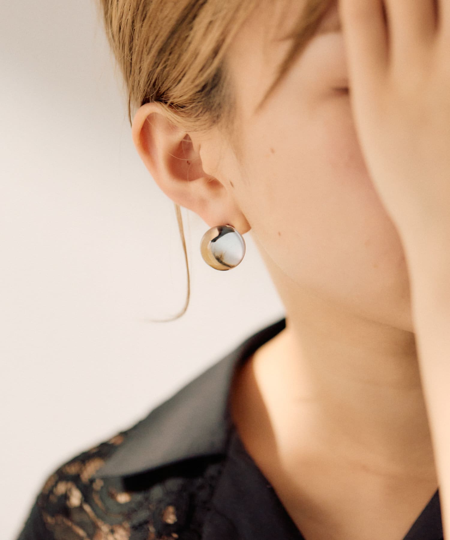 ear PAPILLONNER(イア パピヨネ) 《WEB限定》レインボーボールピアス