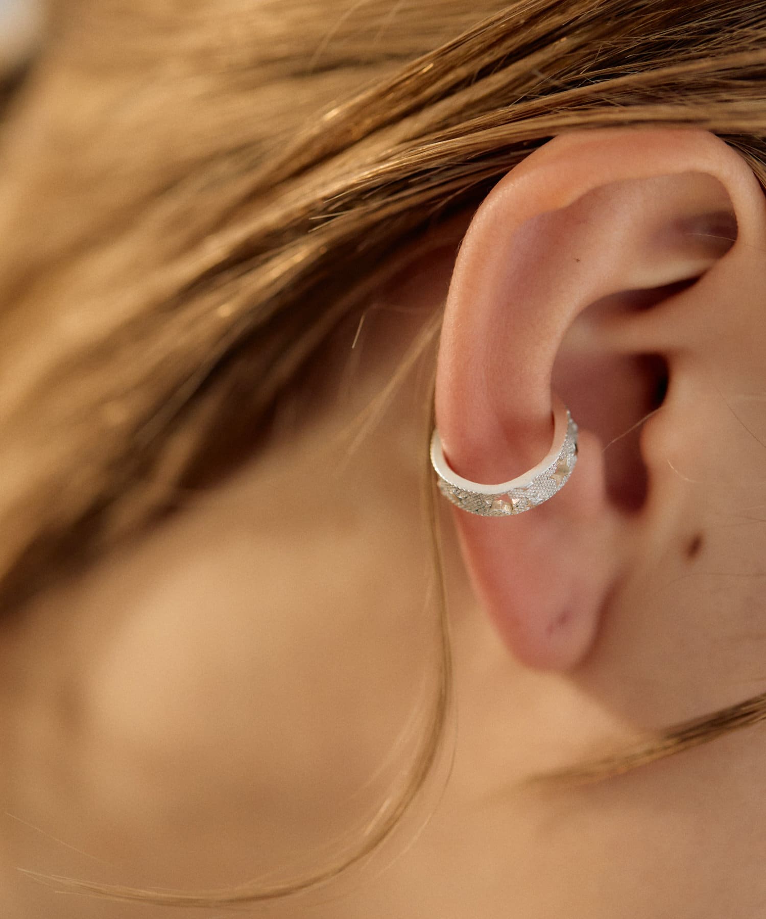 ear PAPILLONNER(イア パピヨネ) 《WEB限定/スターリングシルバー使用》星屑イヤーカフ