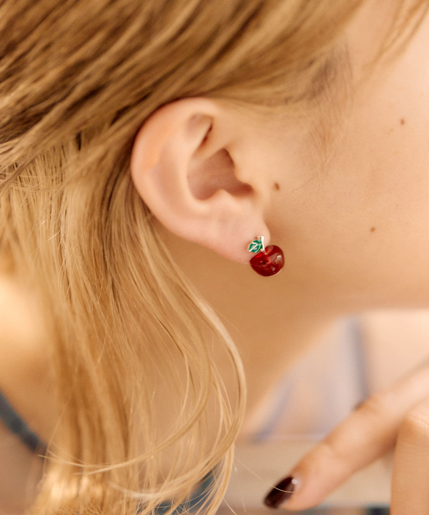 ear PAPILLONNER(イア パピヨネ) 《WEB限定/スターリングシルバー使用》小さなりんごピアス