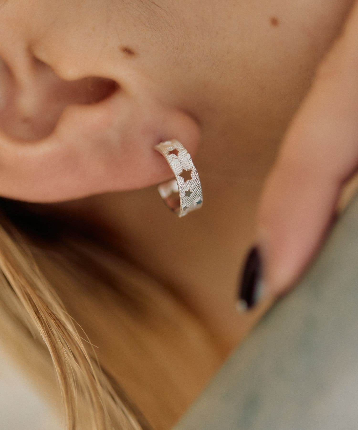 ear PAPILLONNER(イア パピヨネ) 《WEB限定/スターリングシルバー使用》星屑ピアス