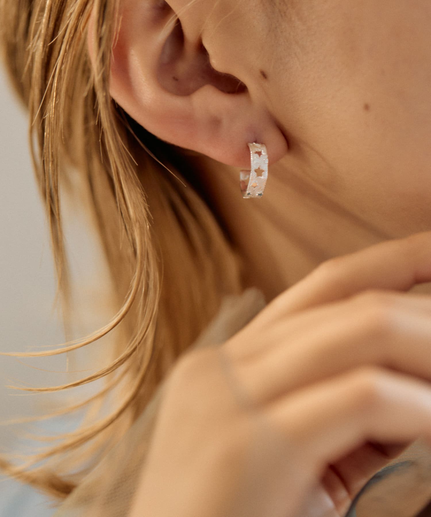 ear PAPILLONNER(イア パピヨネ) 《WEB限定/スターリングシルバー使用》星屑ピアス