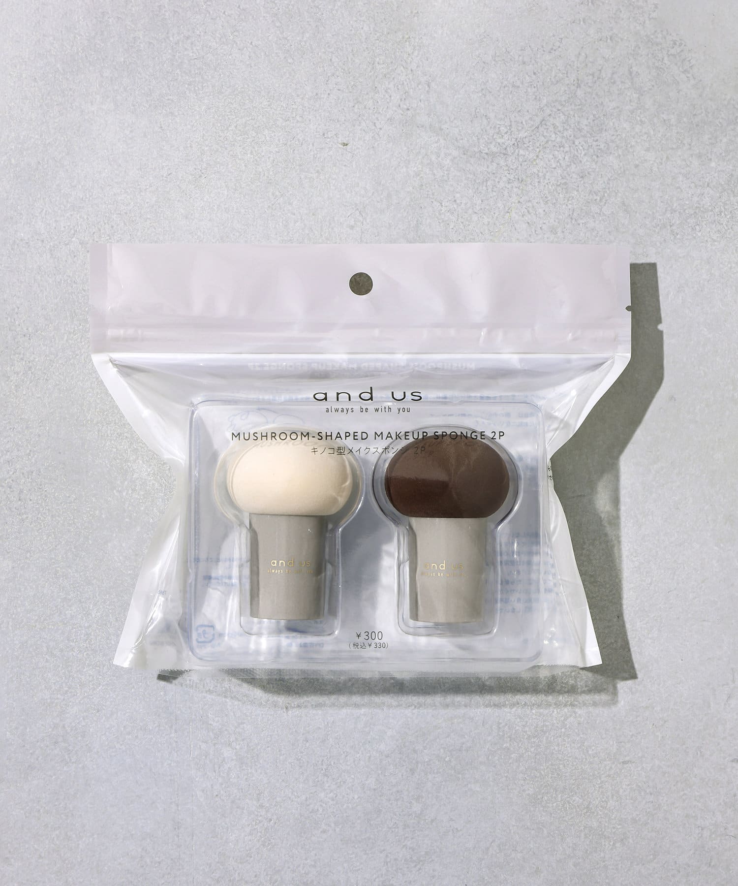 3COINS(スリーコインズ) キノコ型メイクスポンジ2個セット／and us