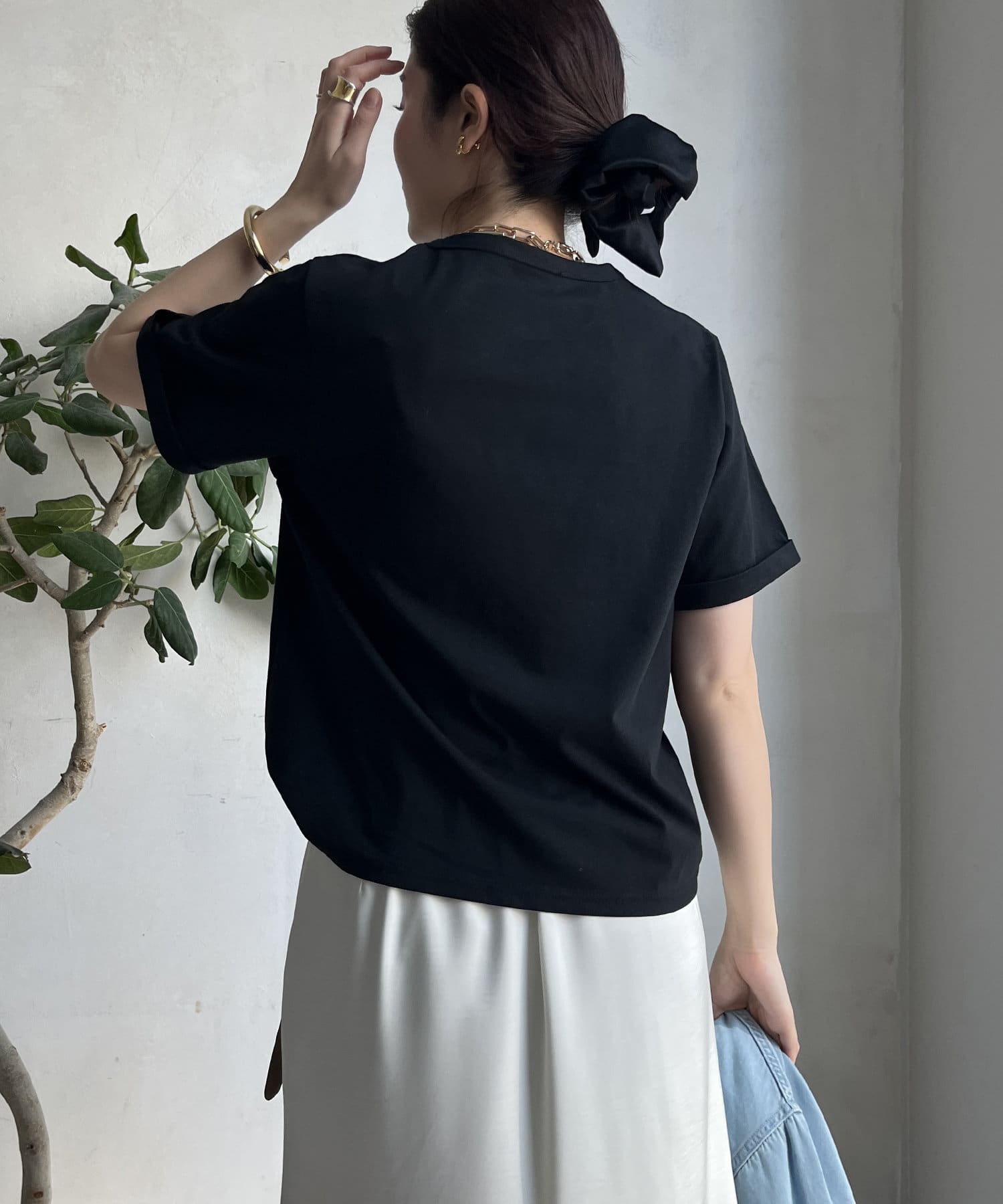 DOUDOU(ドゥドゥ) 【WEB限定】ロゴブローチ風TEE