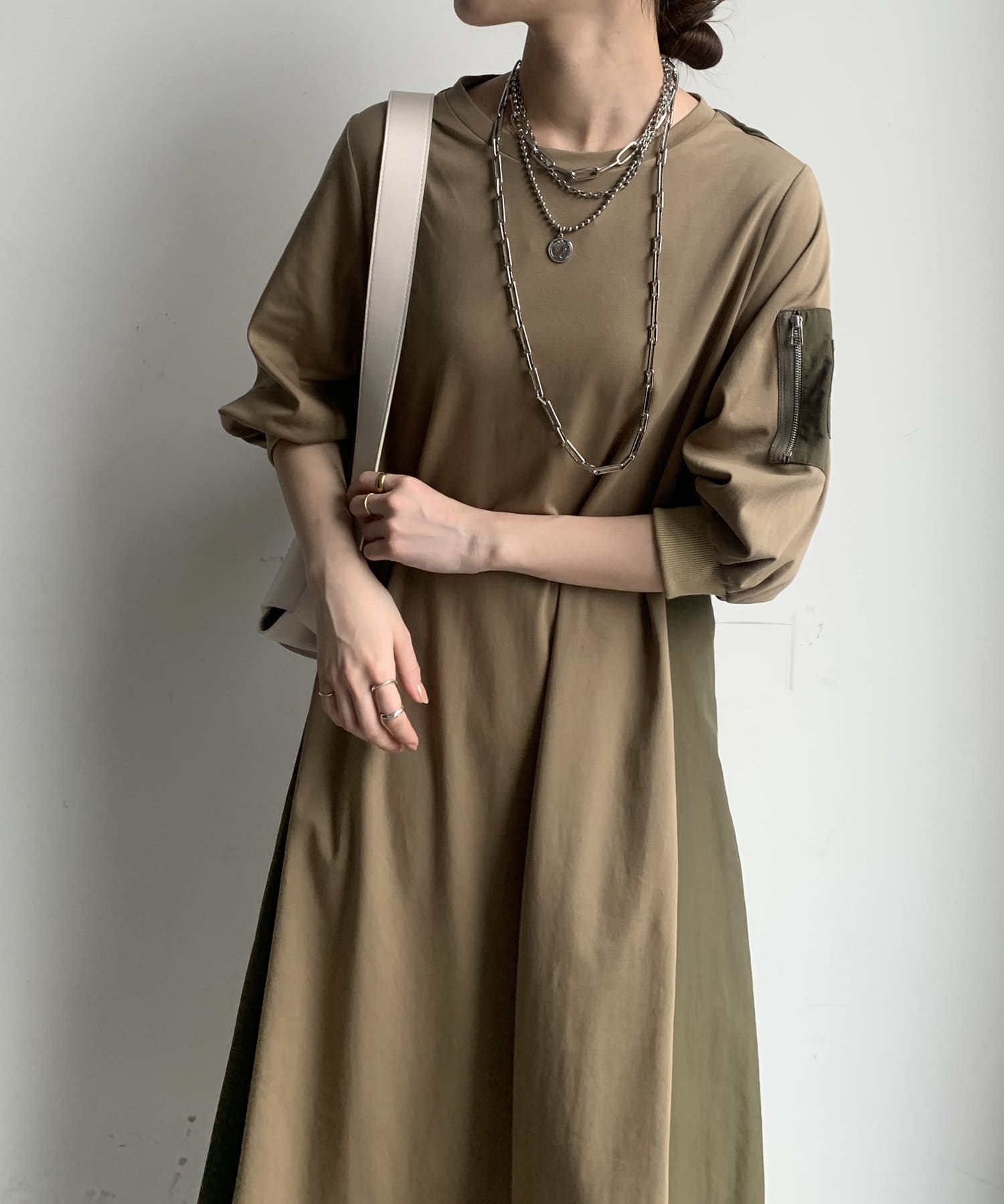 ■2025 SPRING & SUMMER ITEM■WEB限定!ミリタリー×異素材MIXで遊び心をプラス！都会的な洗練さとミリタリーテイストを融合させた、着回し力抜群の異素材切替ワンピース！