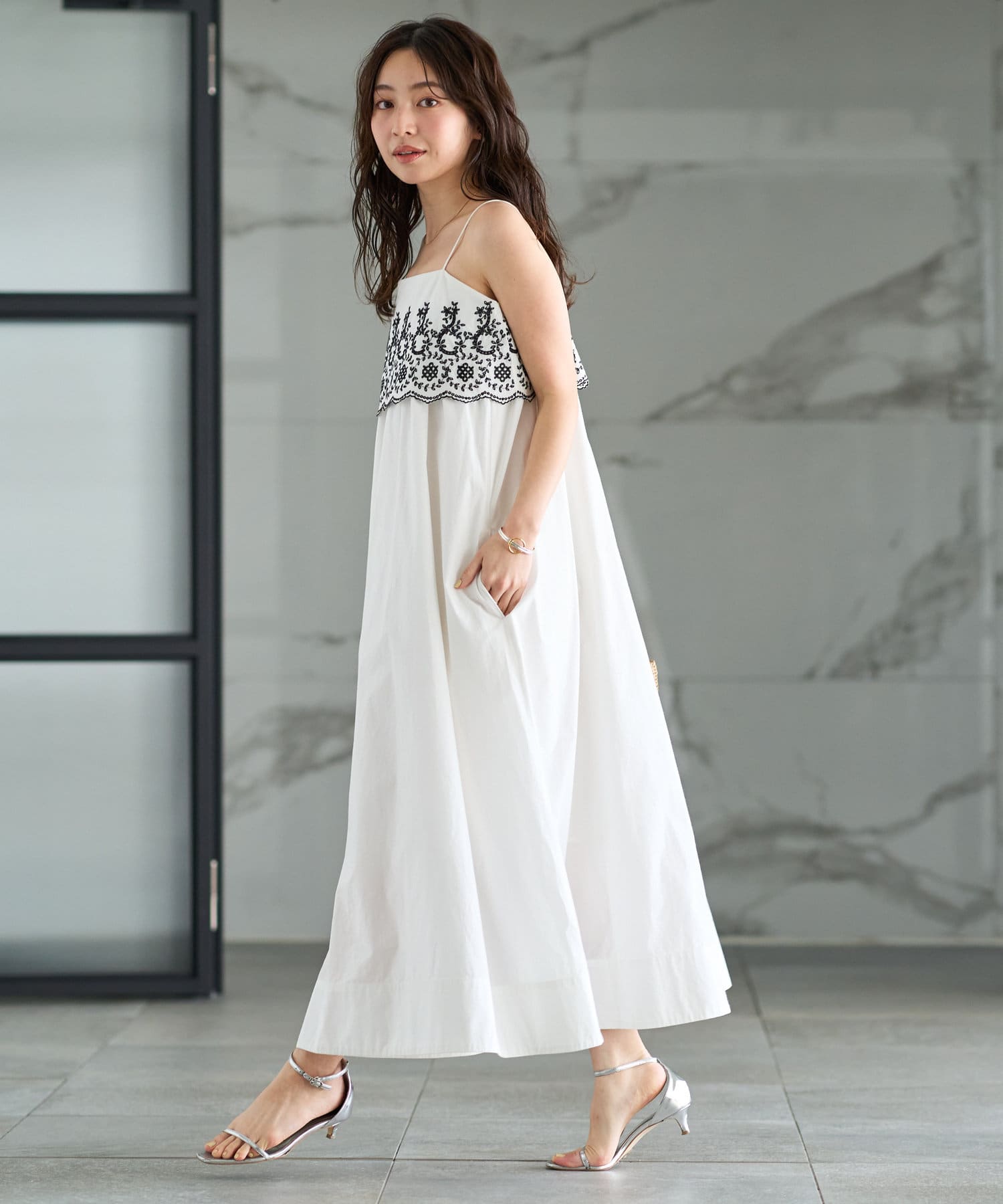 [美品] ✨Herlipto✨ ワンピース チェック Ｖネック リボン Aライン She's Closet（シーズクローゼット）の「Aラインバックリボン