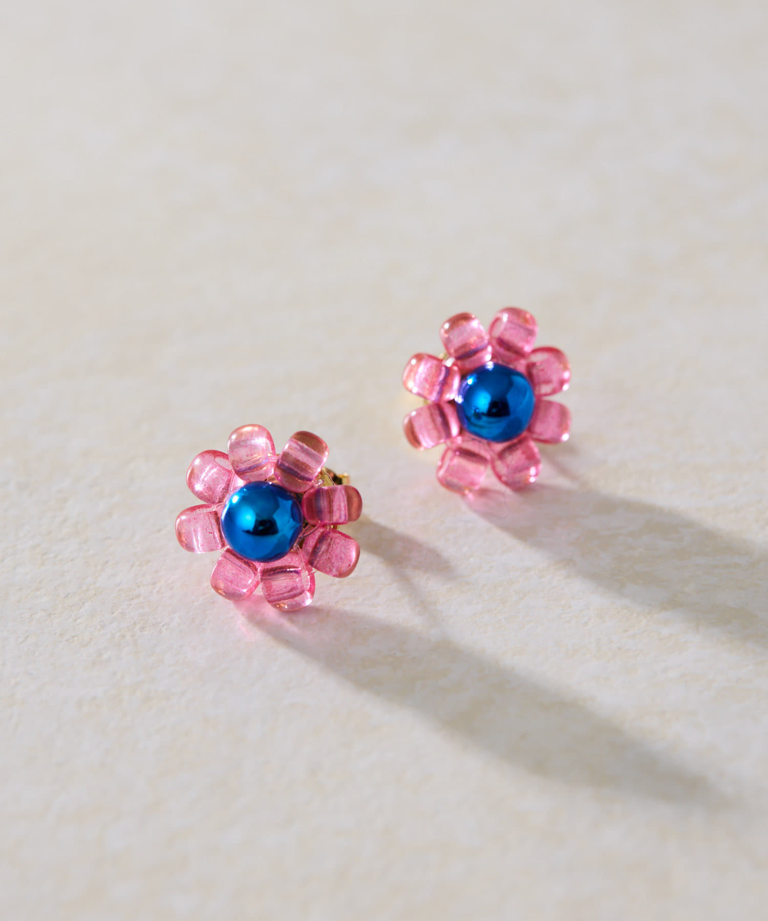 ear PAPILLONNER(イア パピヨネ) 《WEB限定》カラービーズフラワーピアス