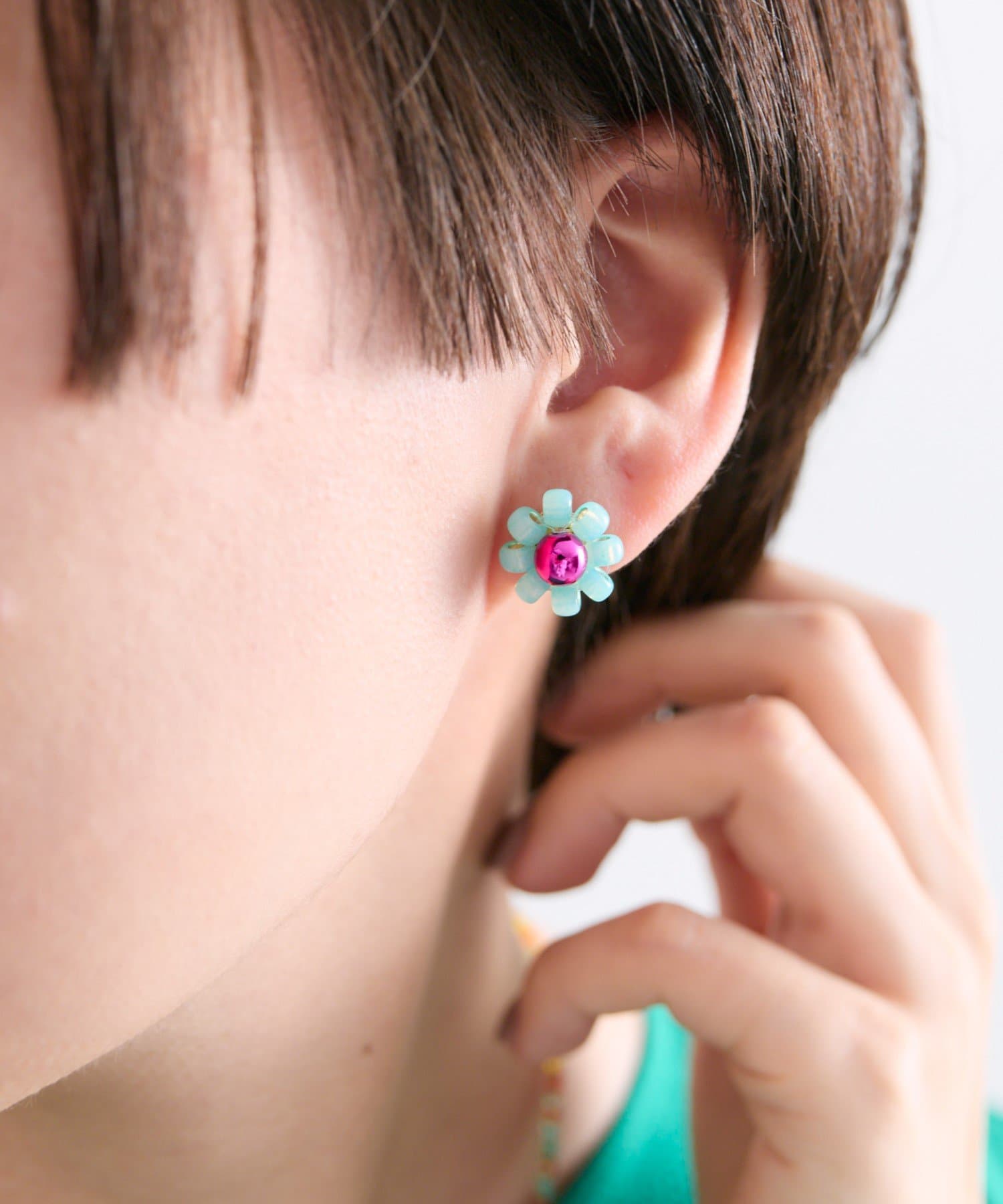 ear PAPILLONNER(イア パピヨネ) 《WEB限定》カラービーズフラワーピアス